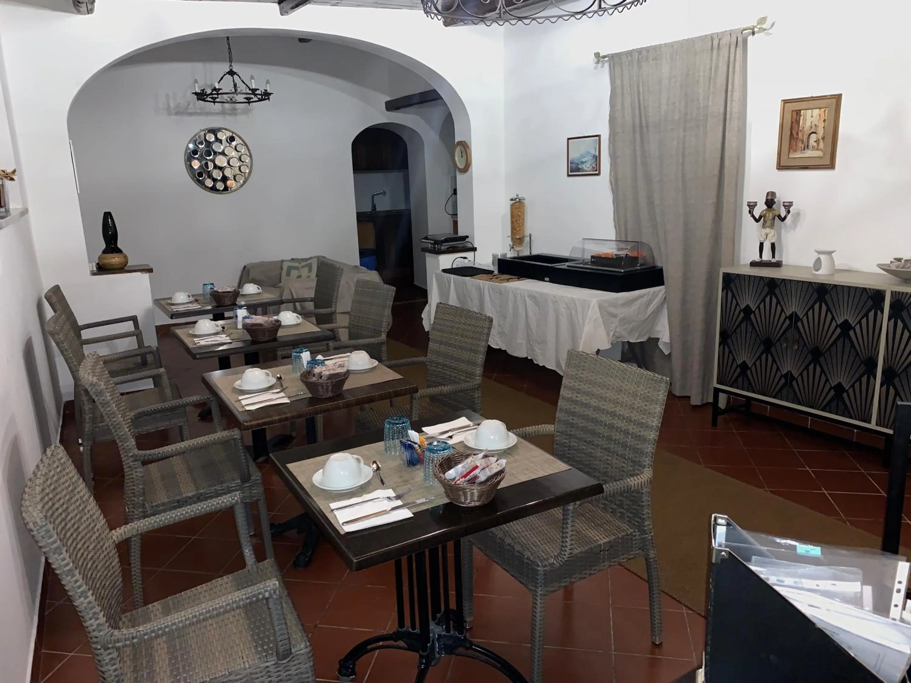 Restaurant/places to eat in Monte Solaro Bed & Breakfast