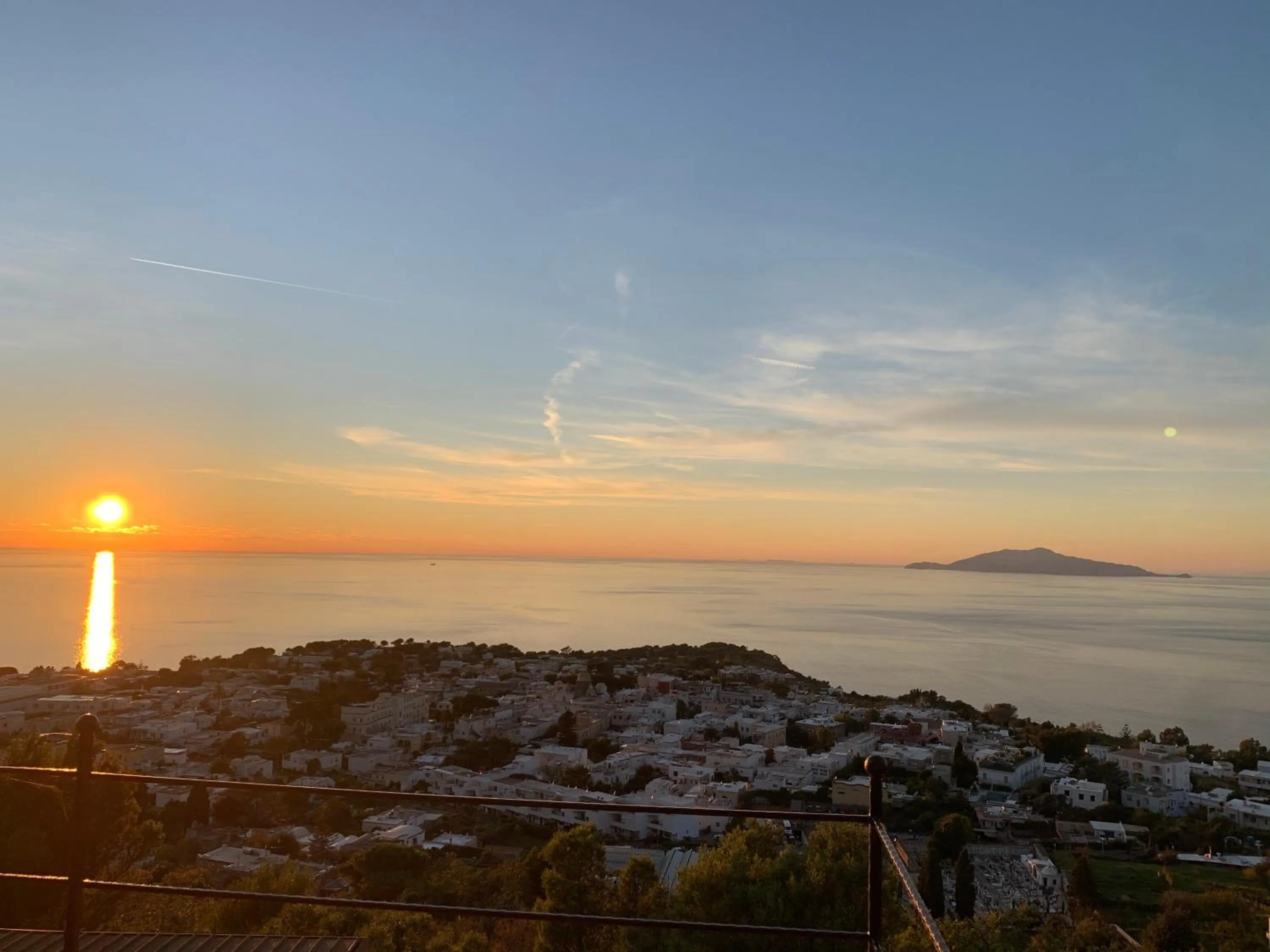 Sunset in Monte Solaro Bed & Breakfast