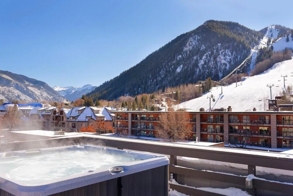 Hot Tub in Independence Square 202, Hotel Room Over-looking the Mall and Aspen Mountain