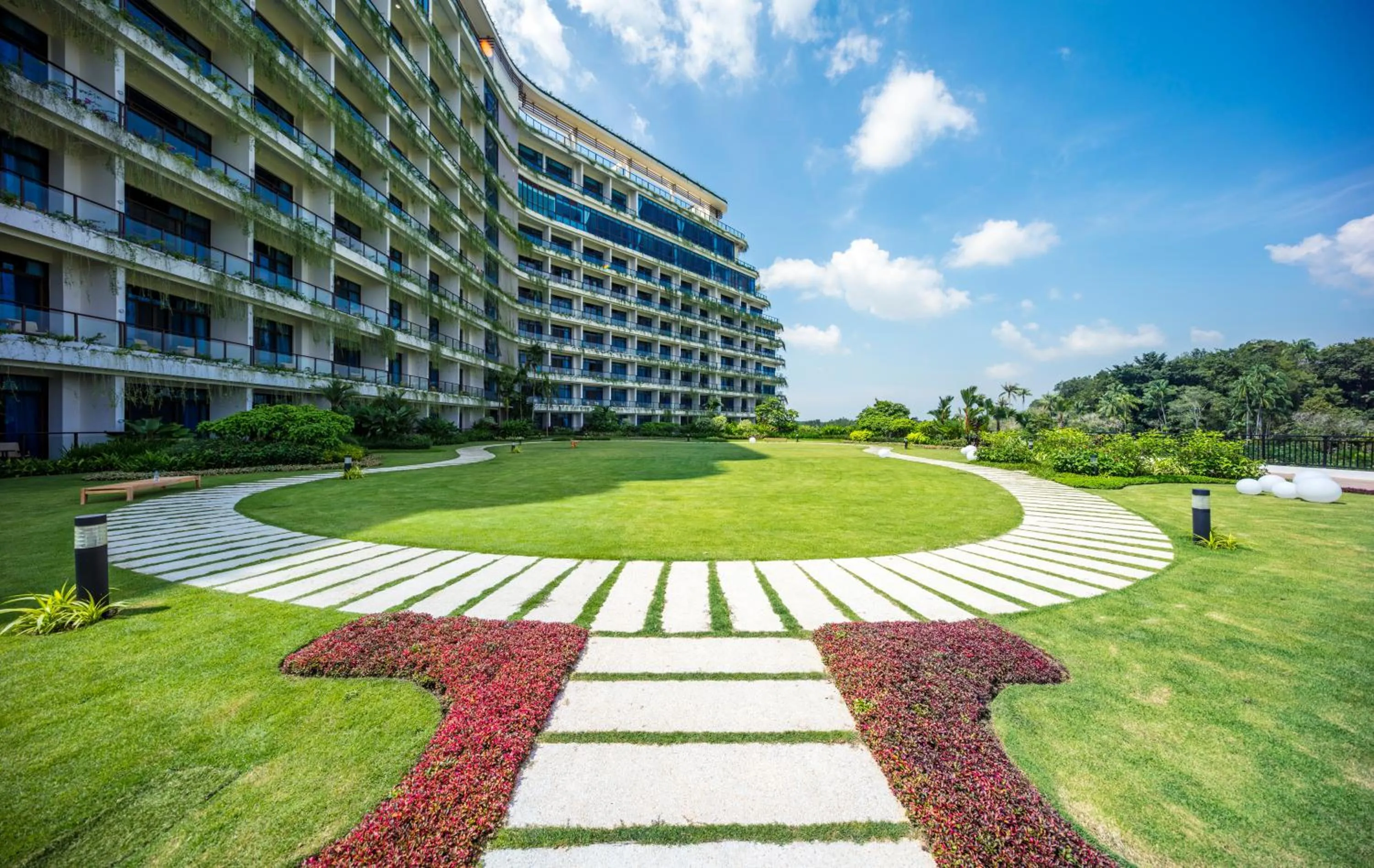 Garden in Forest City Golf Hotel