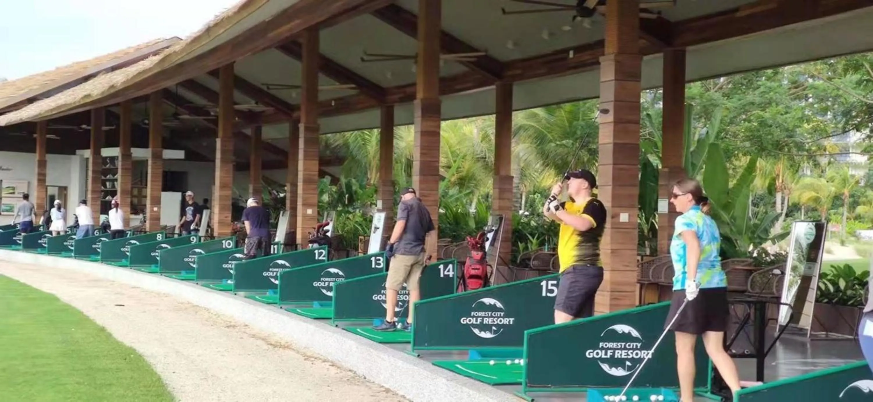 Golfcourse in Forest City Golf Hotel