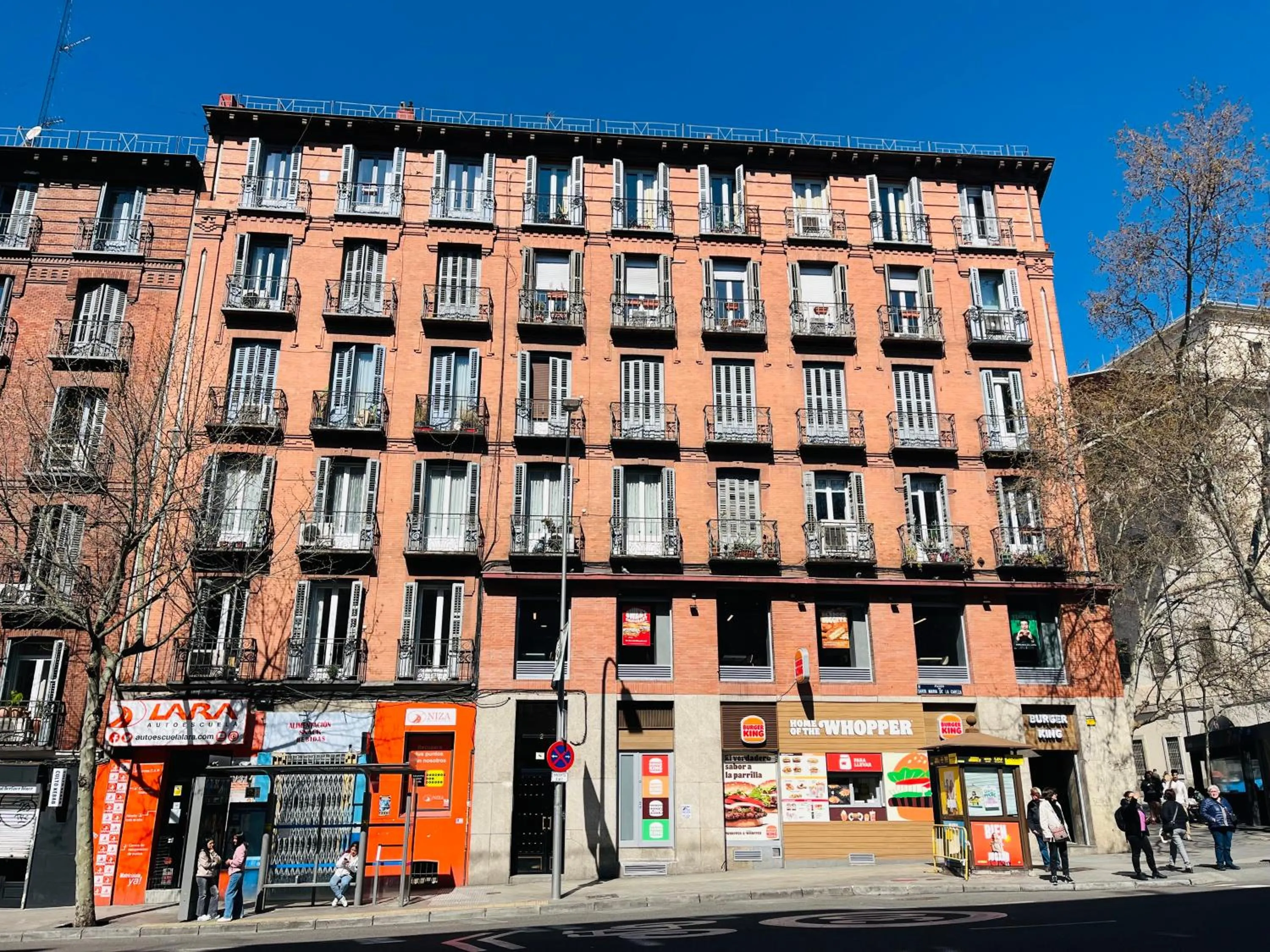 Property building in Pensión Rivera