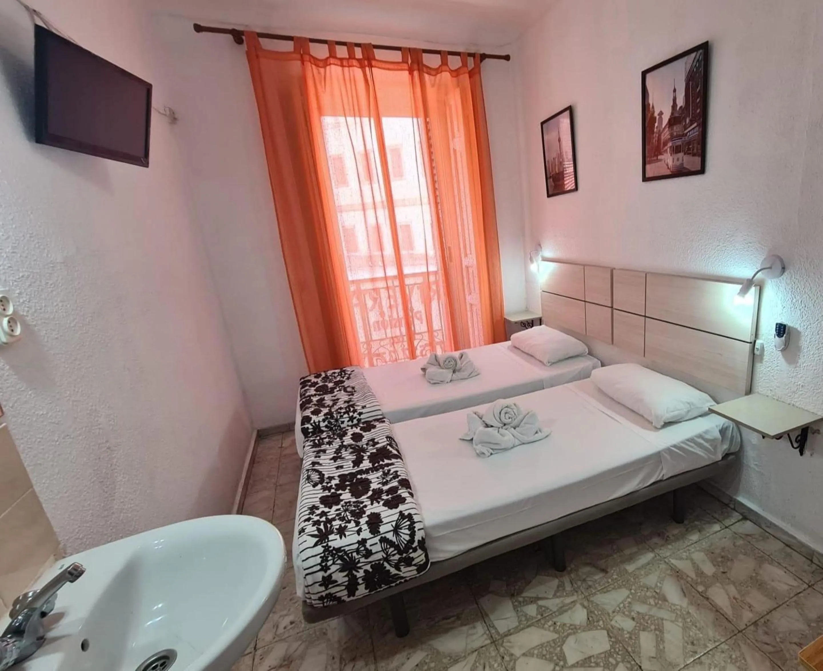 Photo of the whole room, Bed in Pensión Rivera