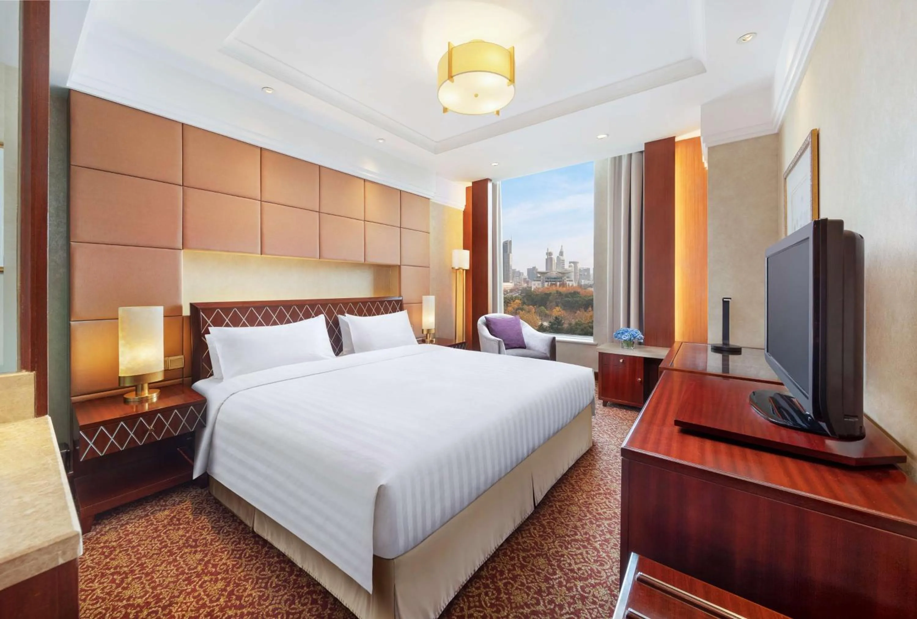 Property building, Bed in Radisson Blu Hotel Shanghai New World