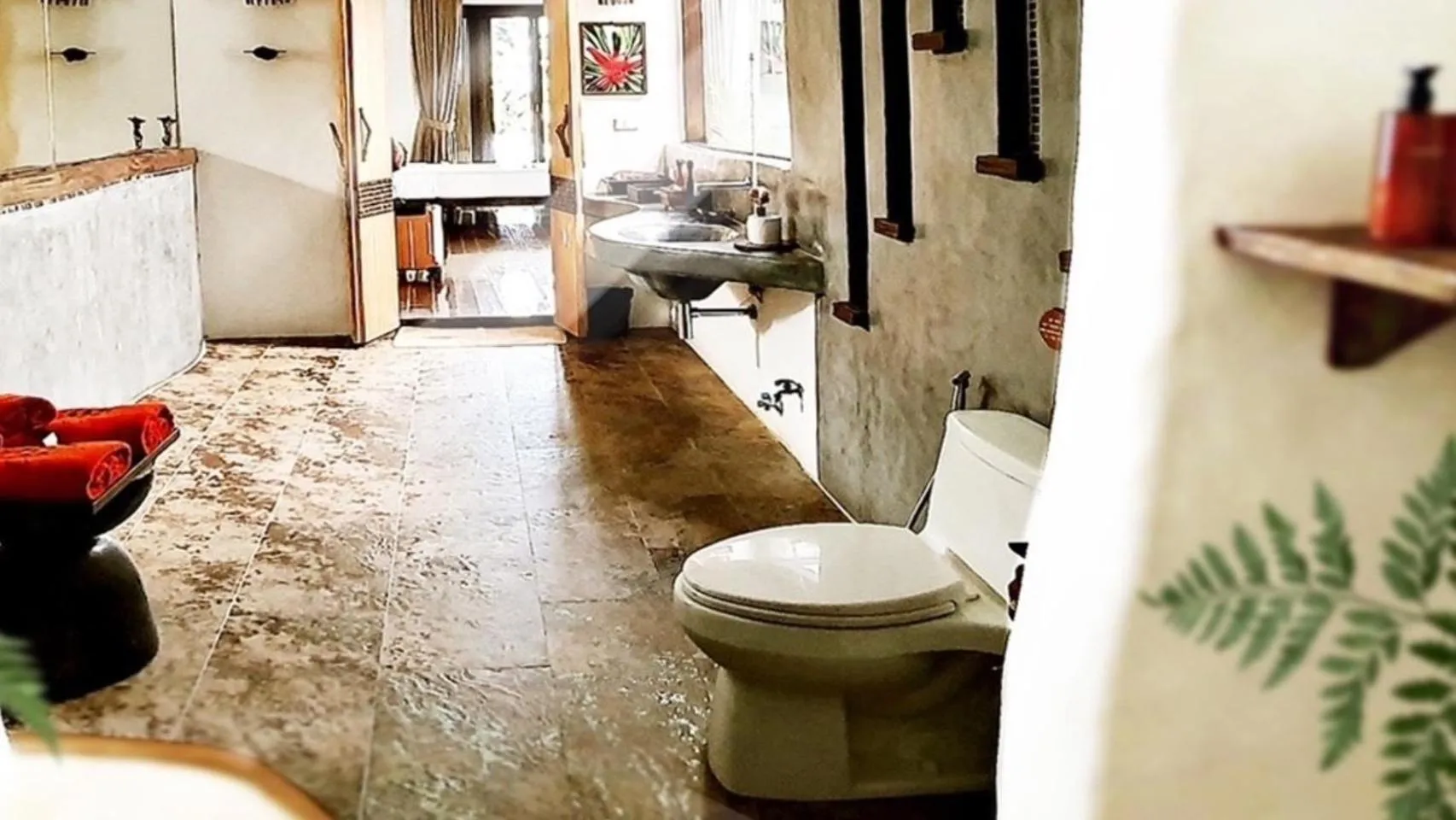 Toilet in Koh Tao Cabana