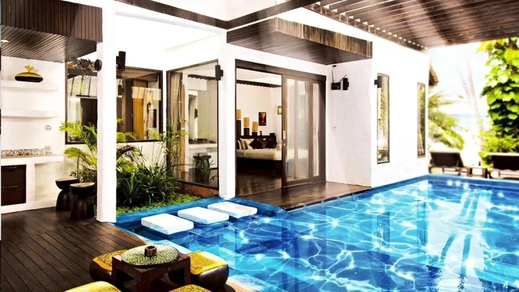 Swimming pool in Koh Tao Cabana