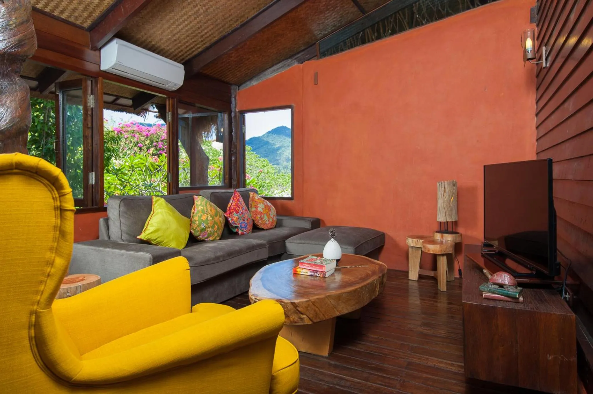 TV and multimedia in Koh Tao Cabana