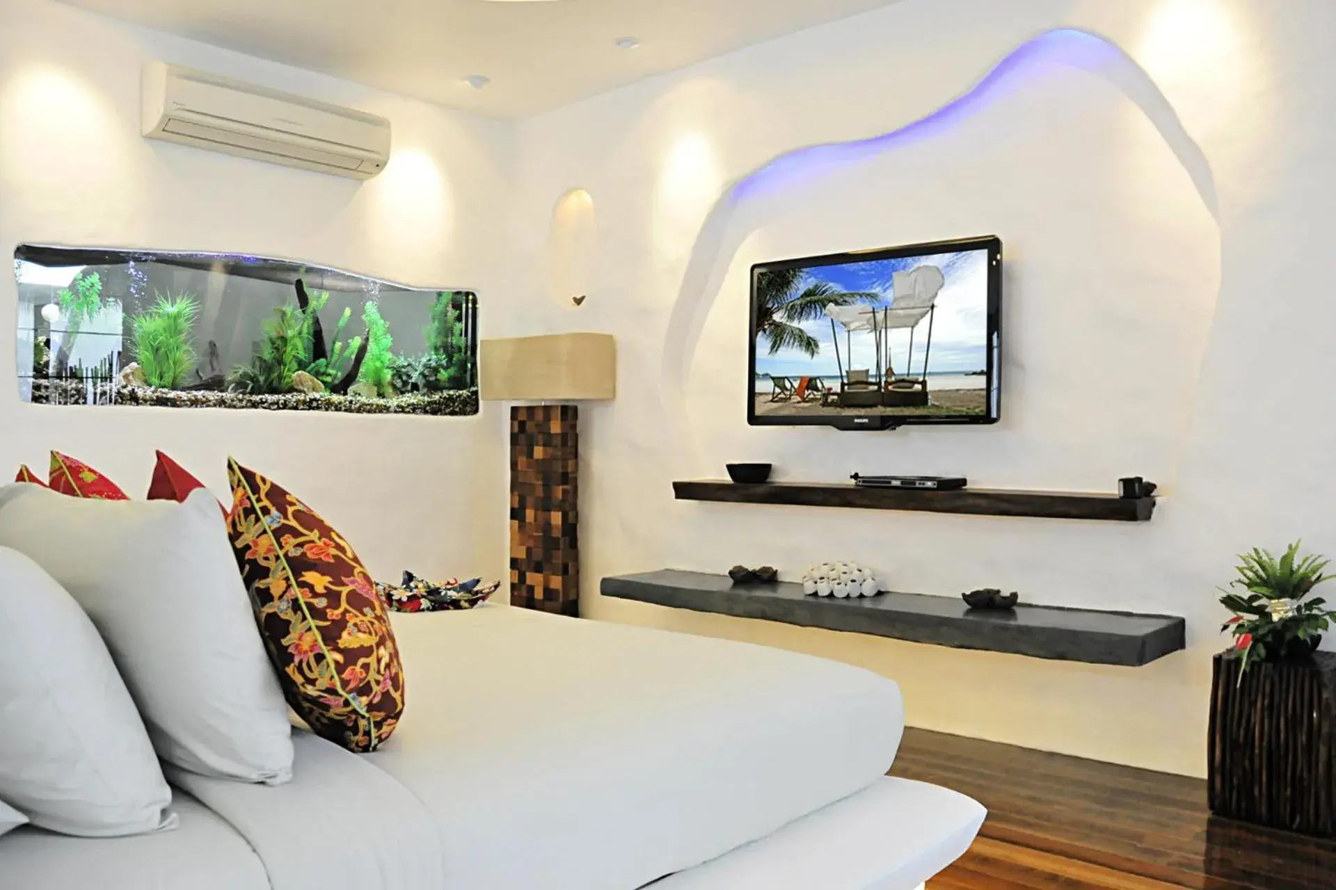 Koi Pool Villa in Koh Tao Cabana Koi Pool Villa in Koh Tao Cabana