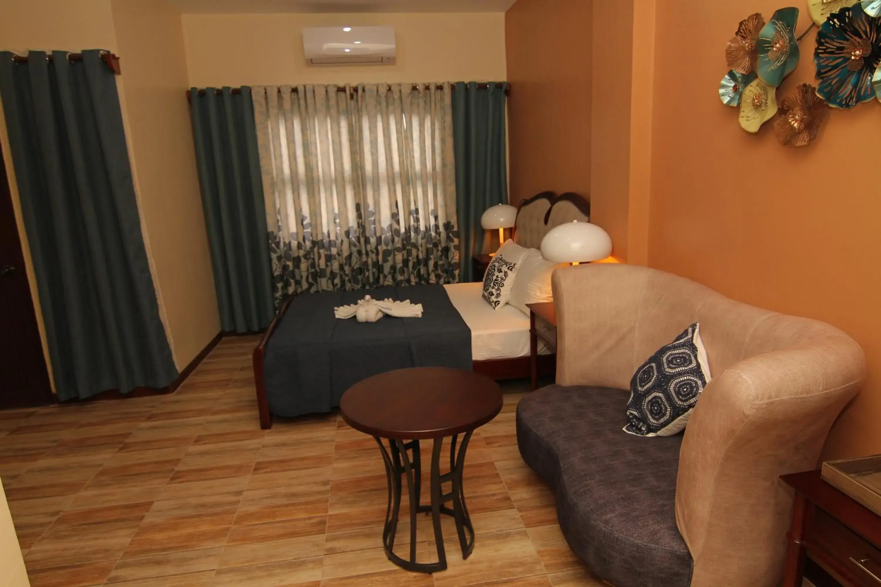 Queen Room with Balcony in Charos Dormitel Queen Room with Balcony in Charos Dormitel