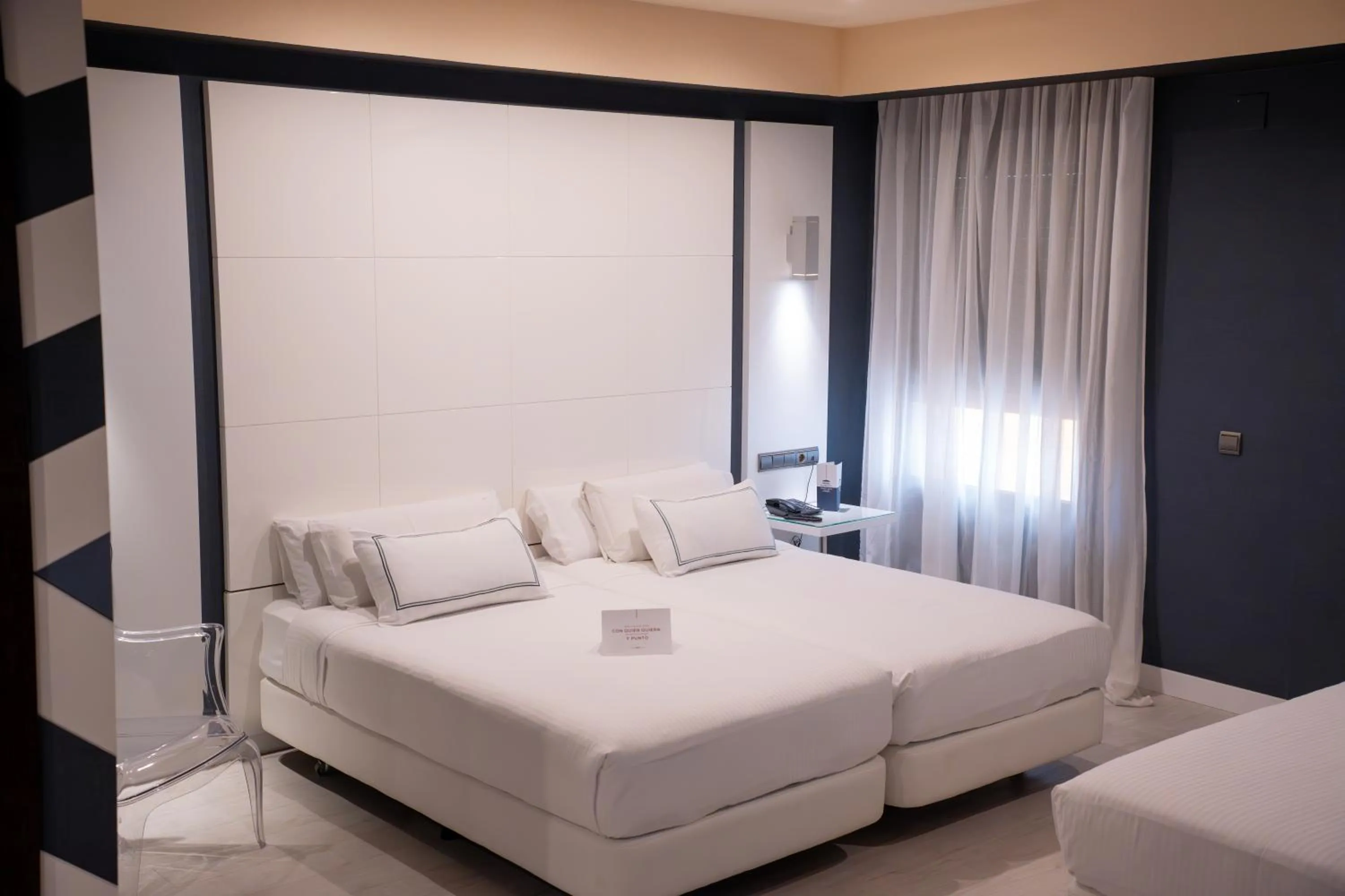 Bed in Hotel Málaga Nostrum Airport