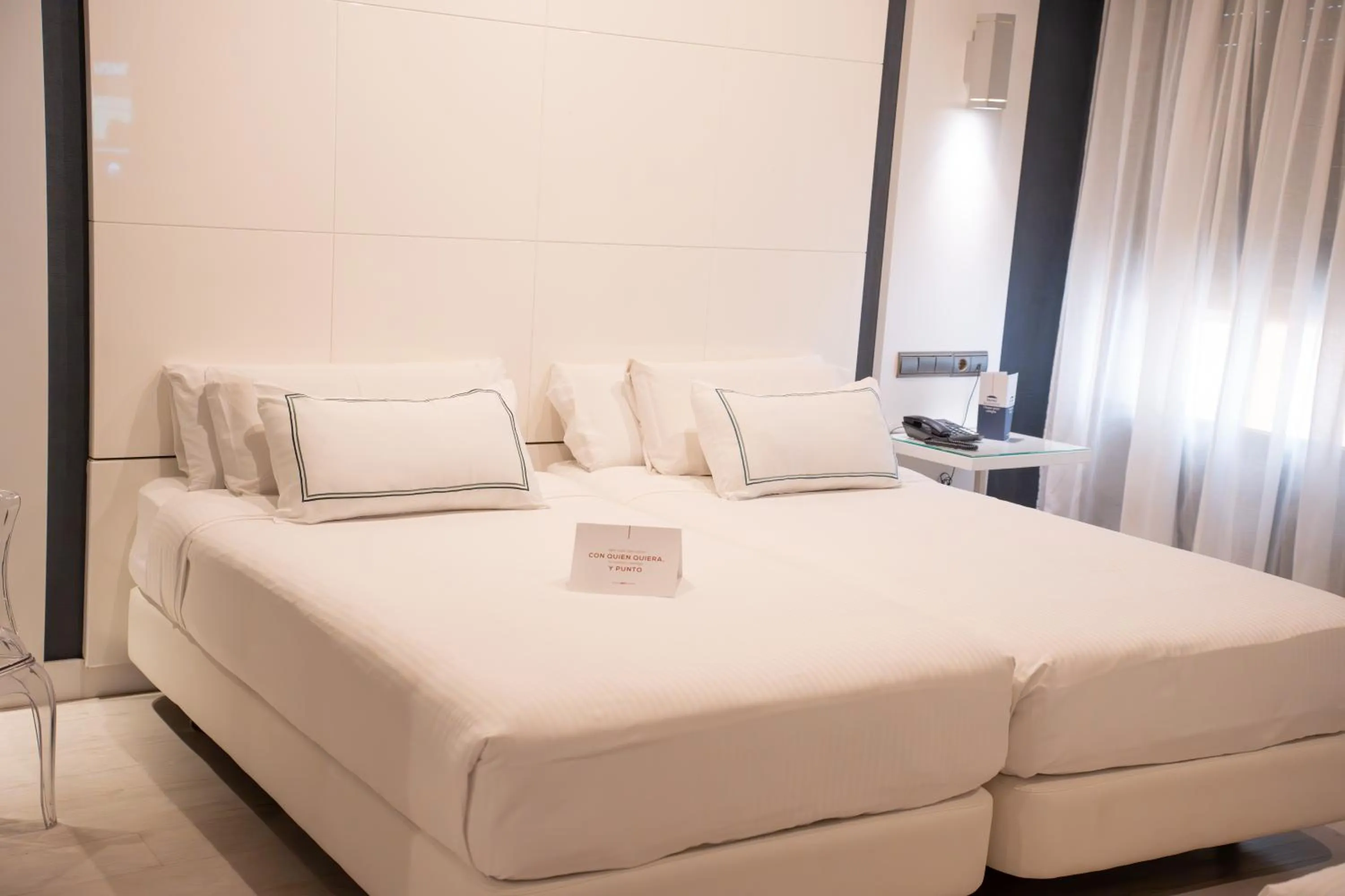 Bed in Hotel Málaga Nostrum Airport