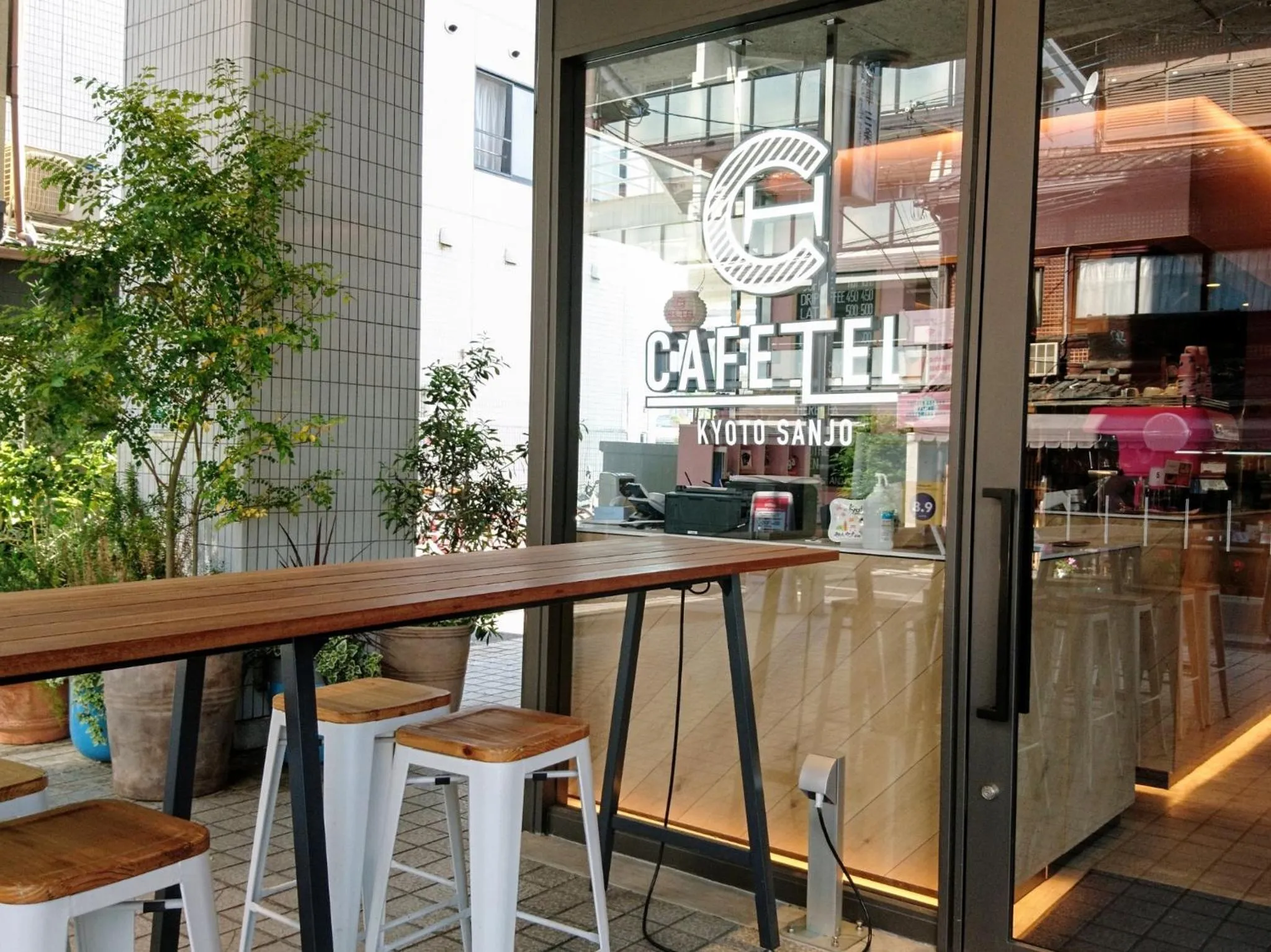 Property building in CAFETEL Kyoto Sanjo for Ladies