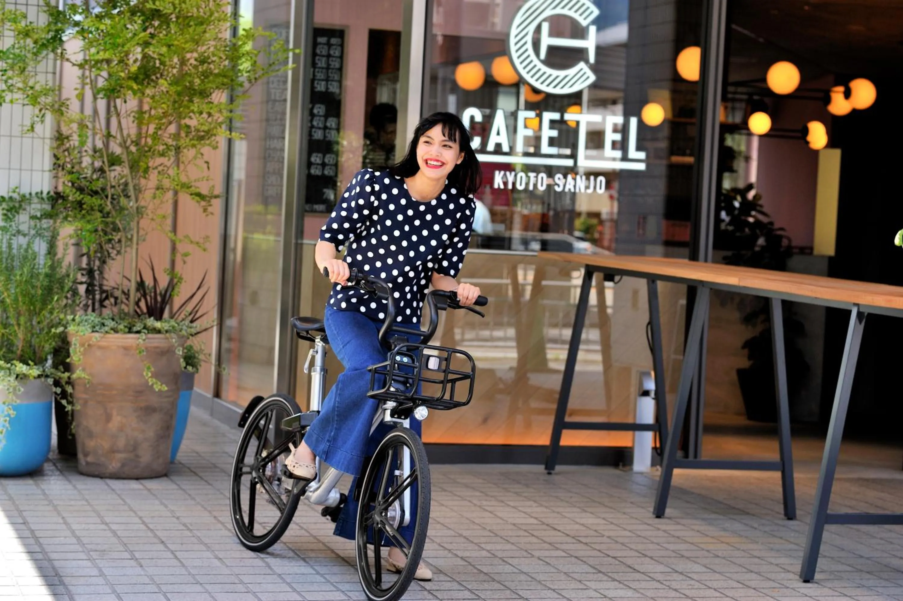 Cycling in CAFETEL Kyoto Sanjo for Ladies