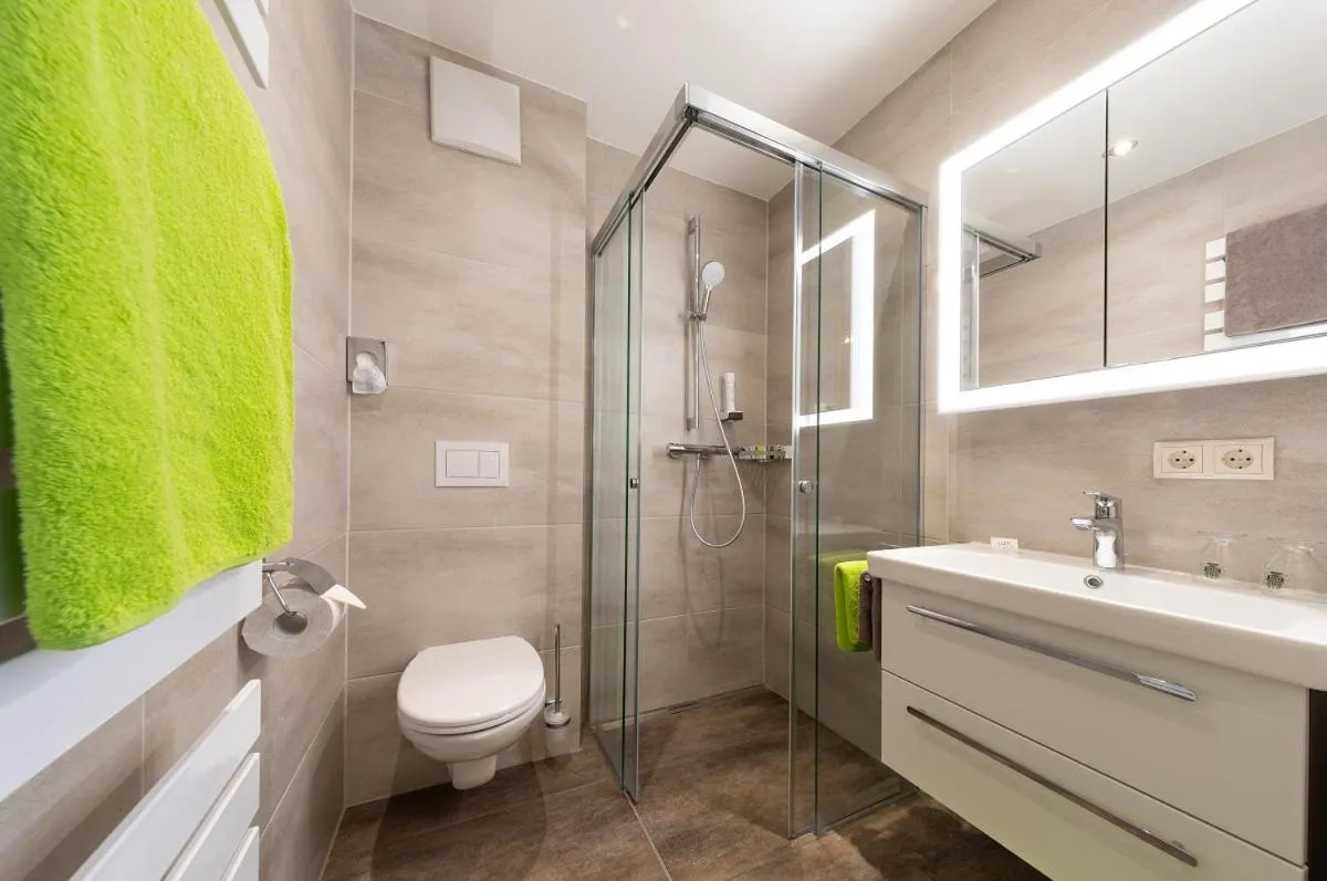 Bathroom in Hotel Sporthof Austria