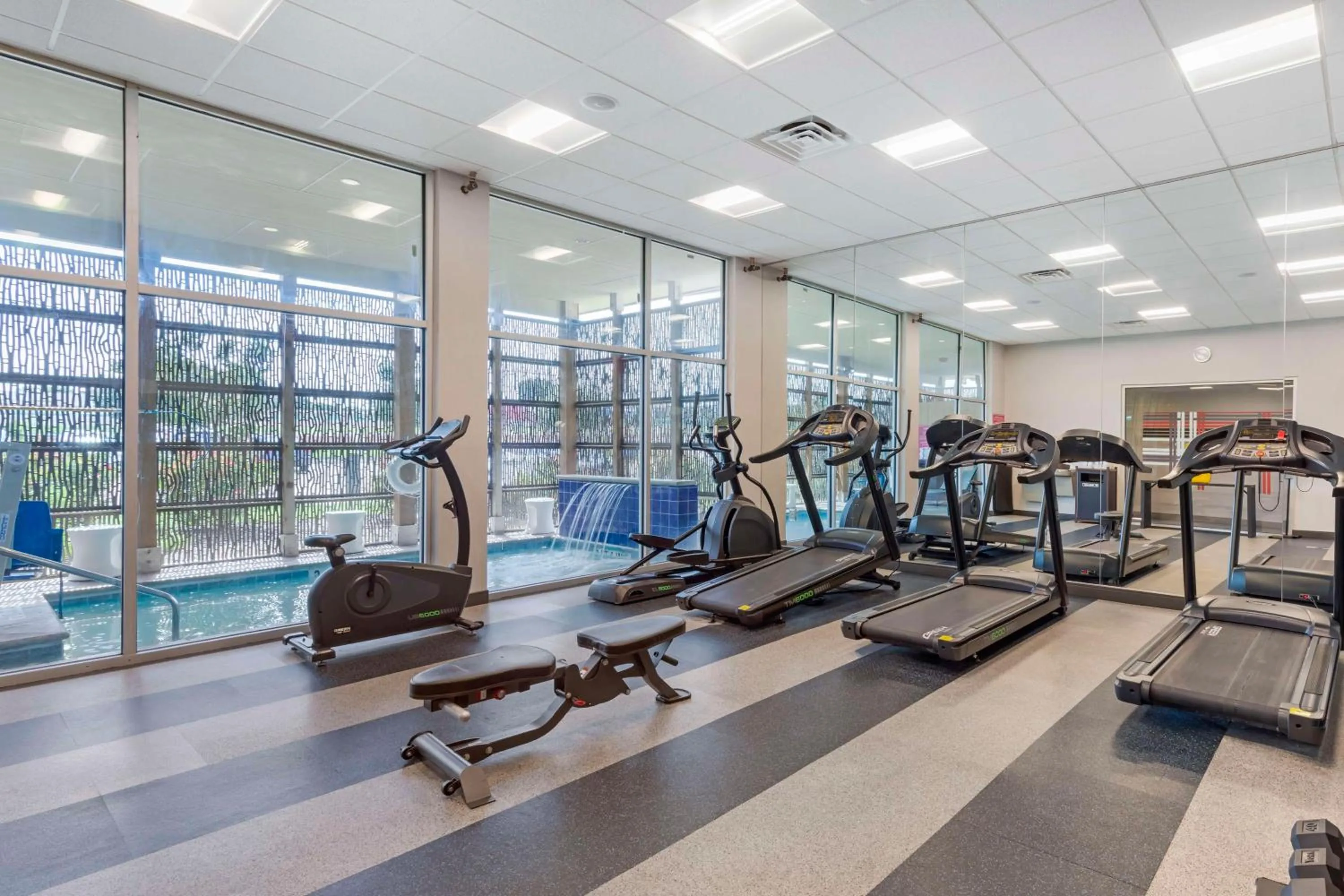 Fitness centre/facilities in GLō Best Western Dallas South DeSoto