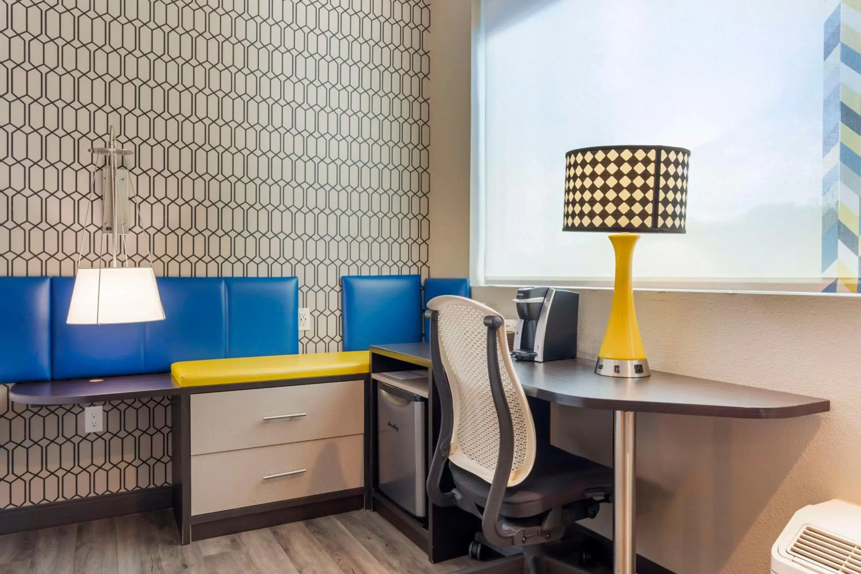 King Room - Non-Smoking in GLō Best Western DeSoto Dallas King Room - Non-Smoking in GLō Best Western DeSoto Dallas