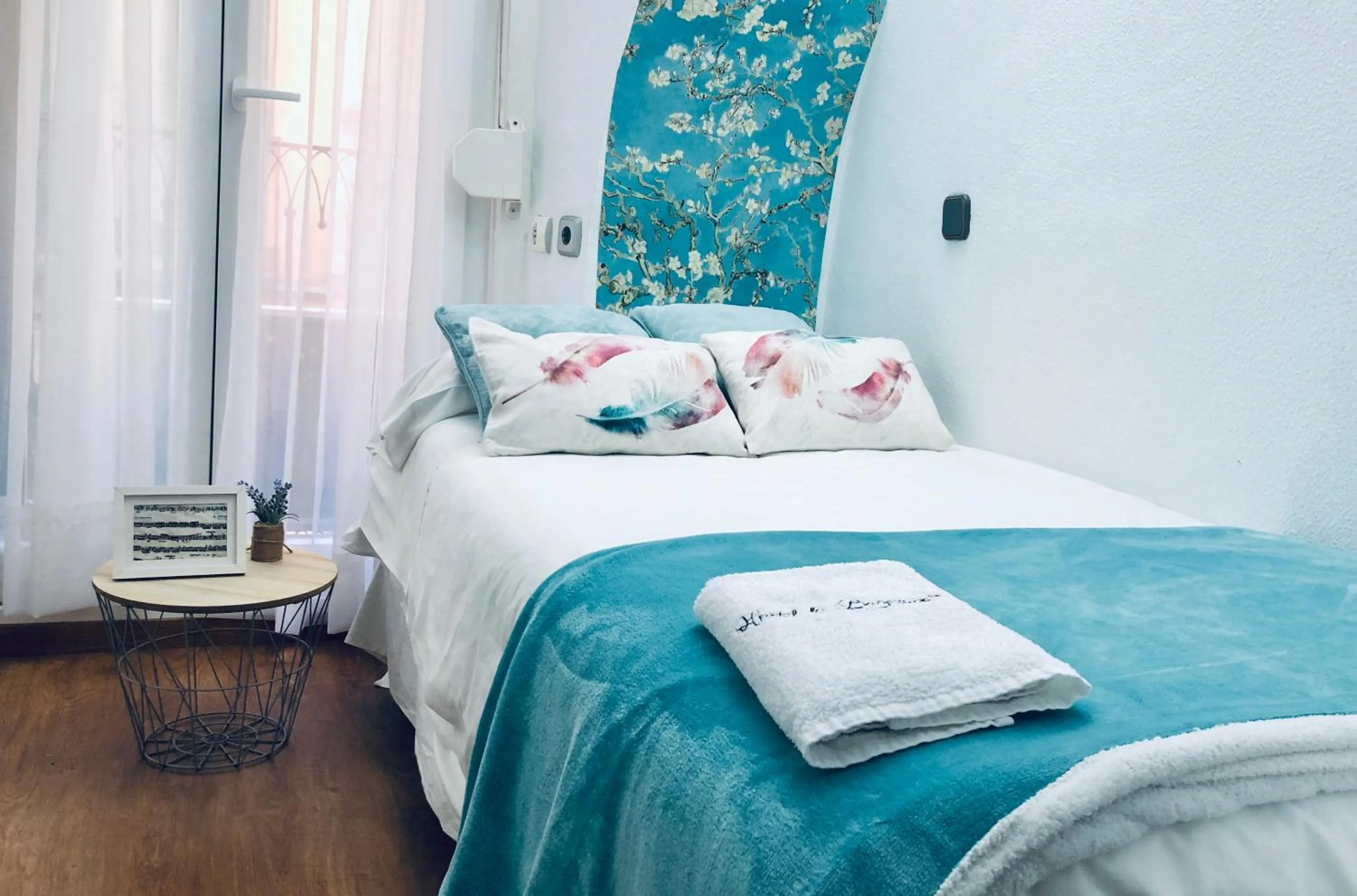 Photo of the whole room, Bed in CH La Bañezana