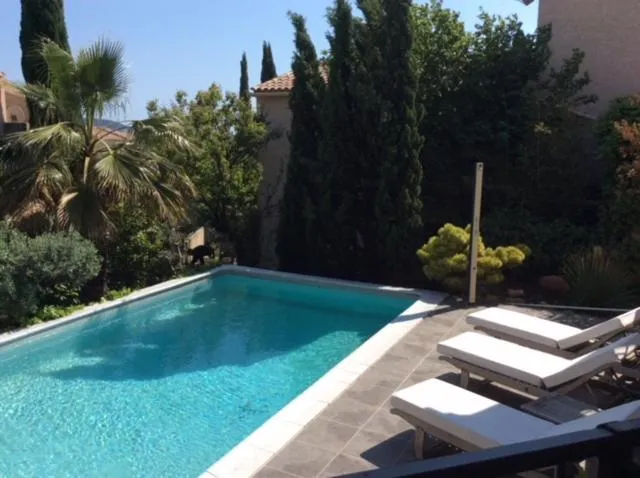 Balcony/Terrace in Bouzigues Suite Parentale Étang de Thau