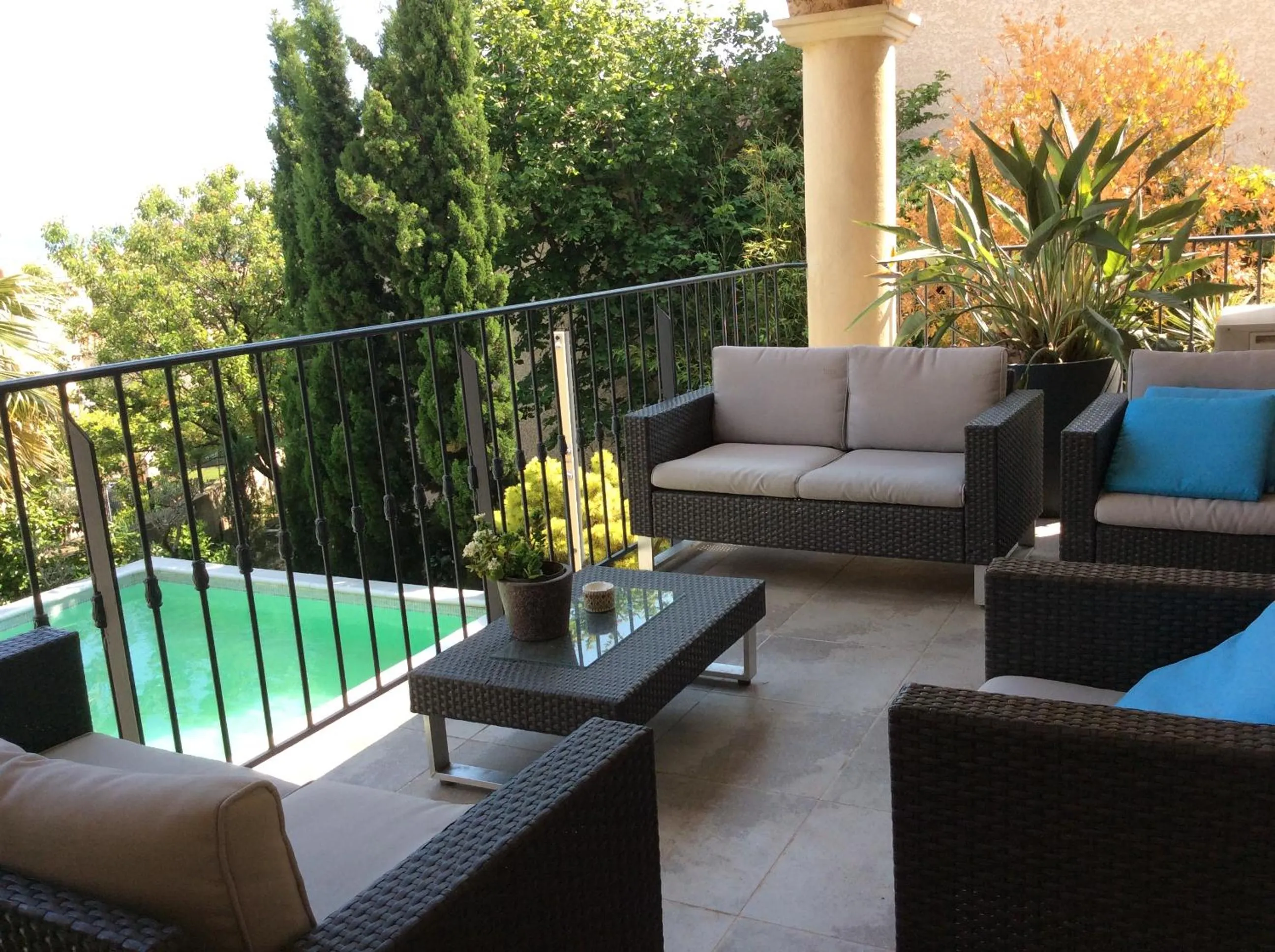 Patio in Bouzigues Suite Parentale Étang de Thau