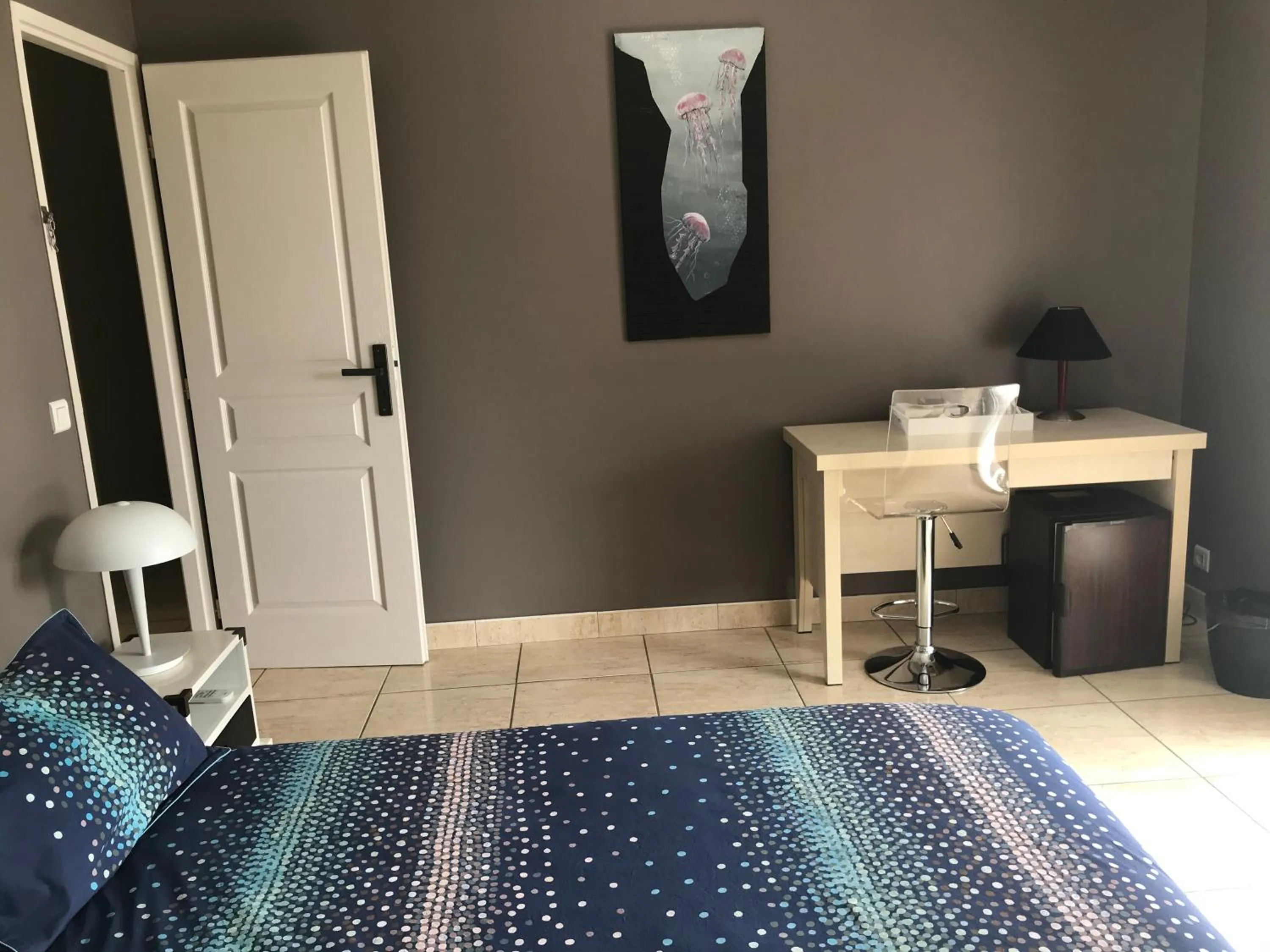 Bed in Bouzigues Suite Parentale Étang de Thau