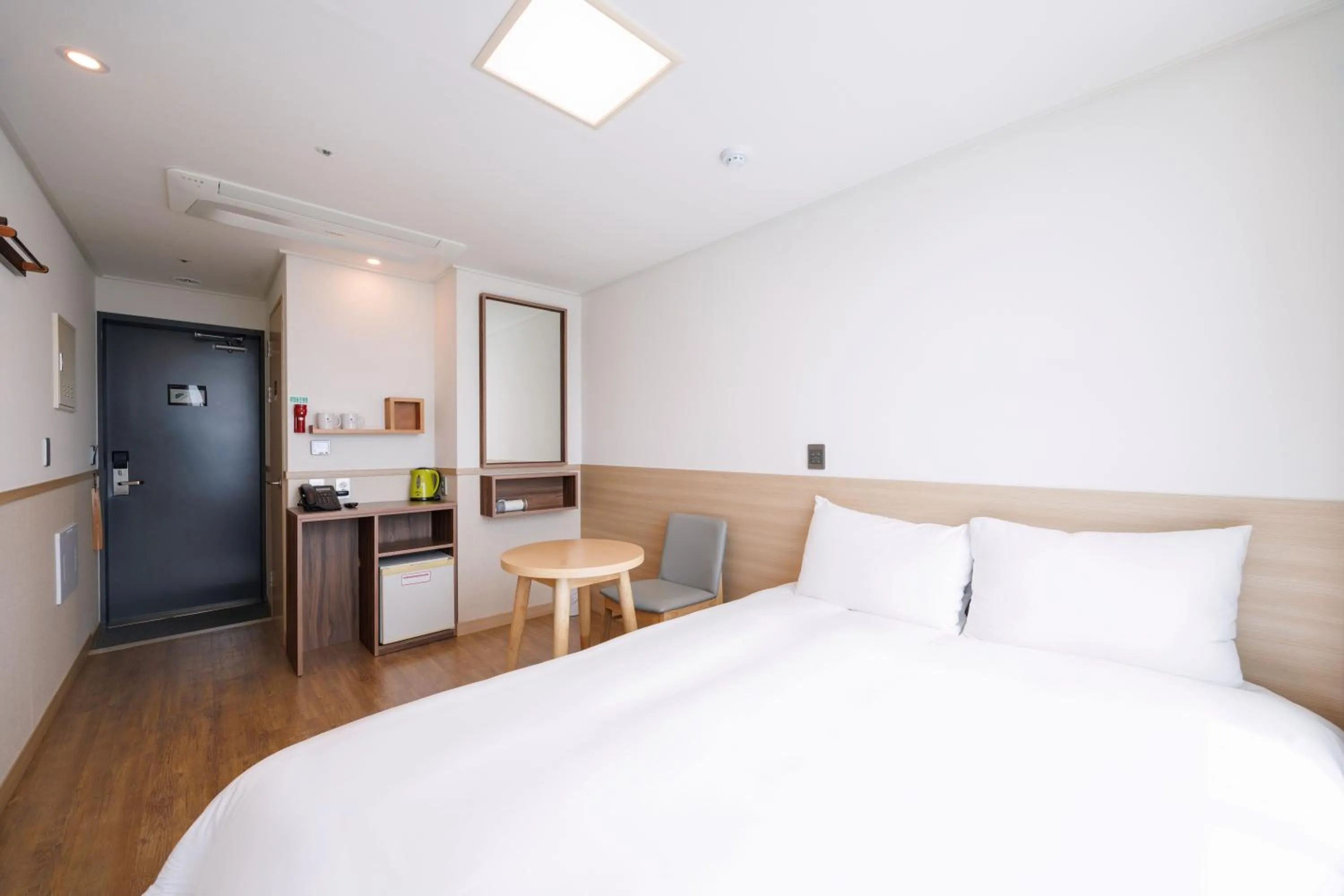 Decorative detail, Bed in Kenny Stay Jeju Seogwipo