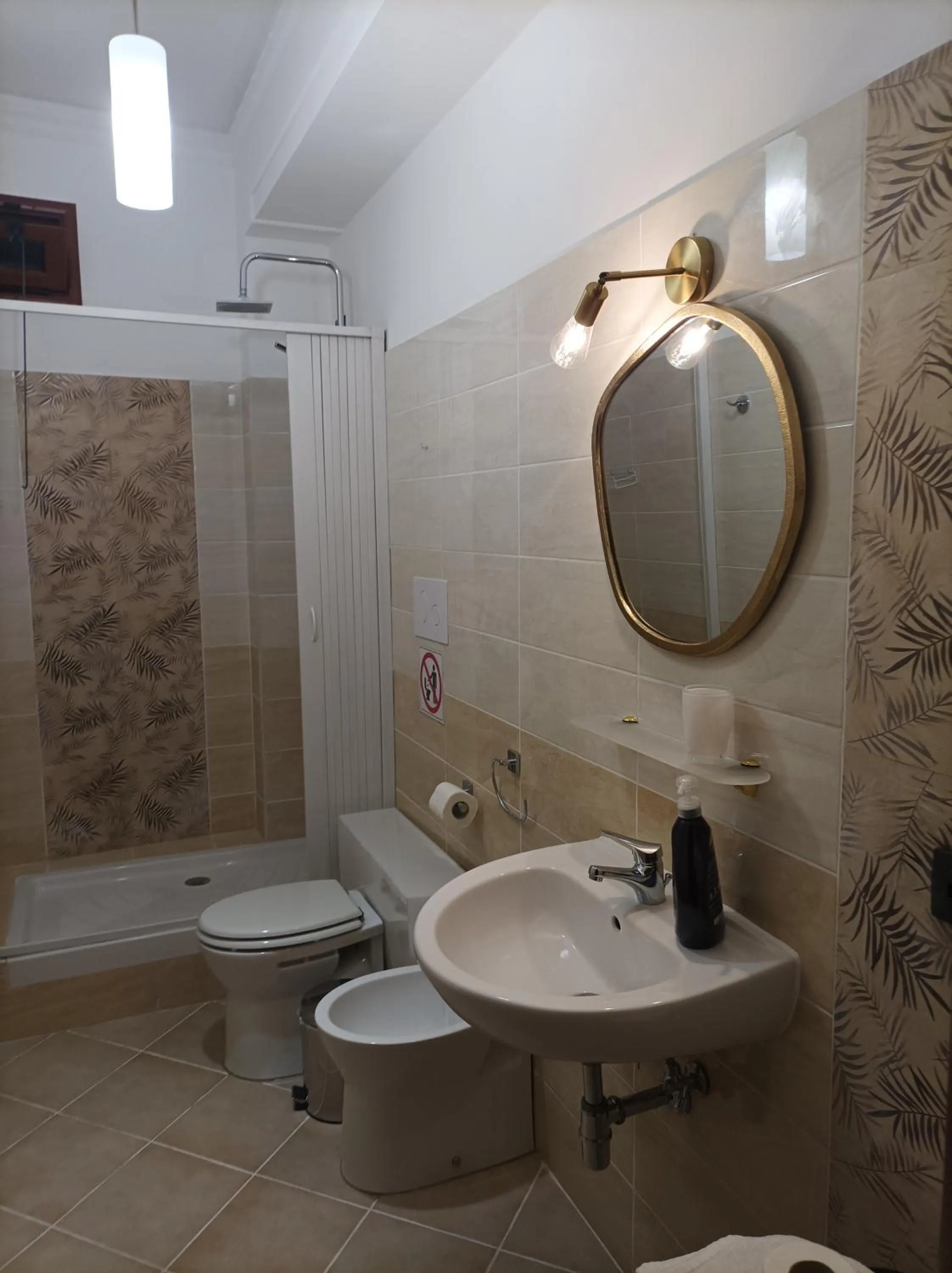 Shower in B&B Centrum Palmi