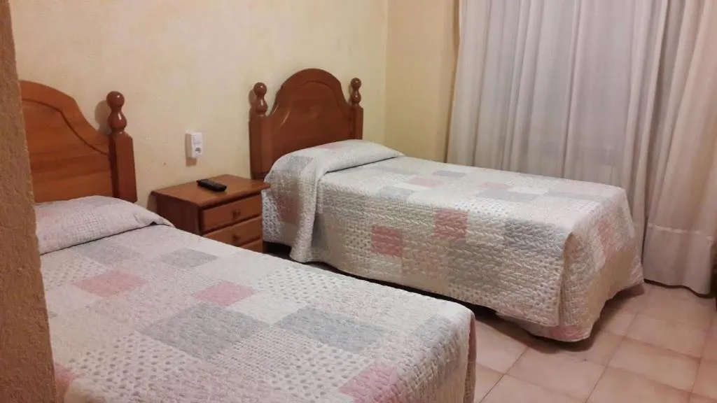 Bed in Hostal Avi Pep