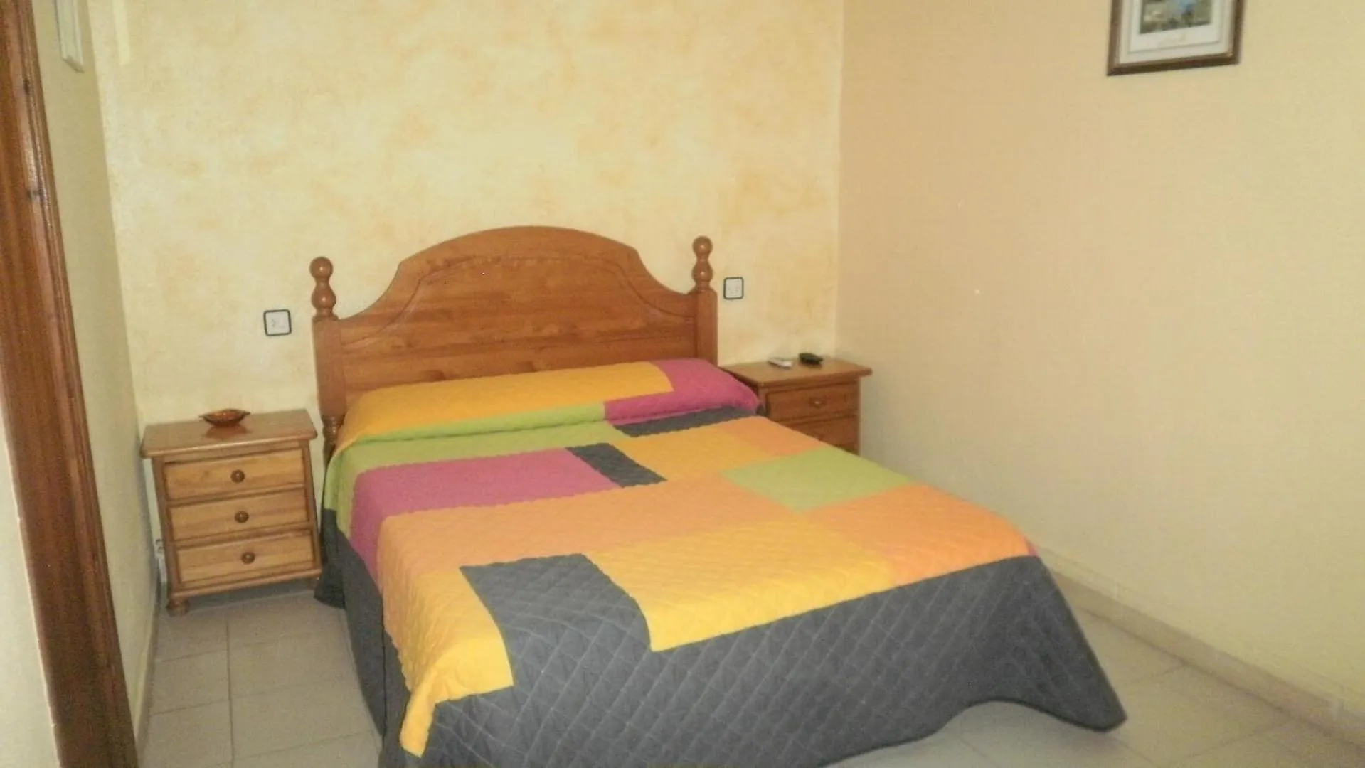 Photo of the whole room, Bed in Hostal Avi Pep
