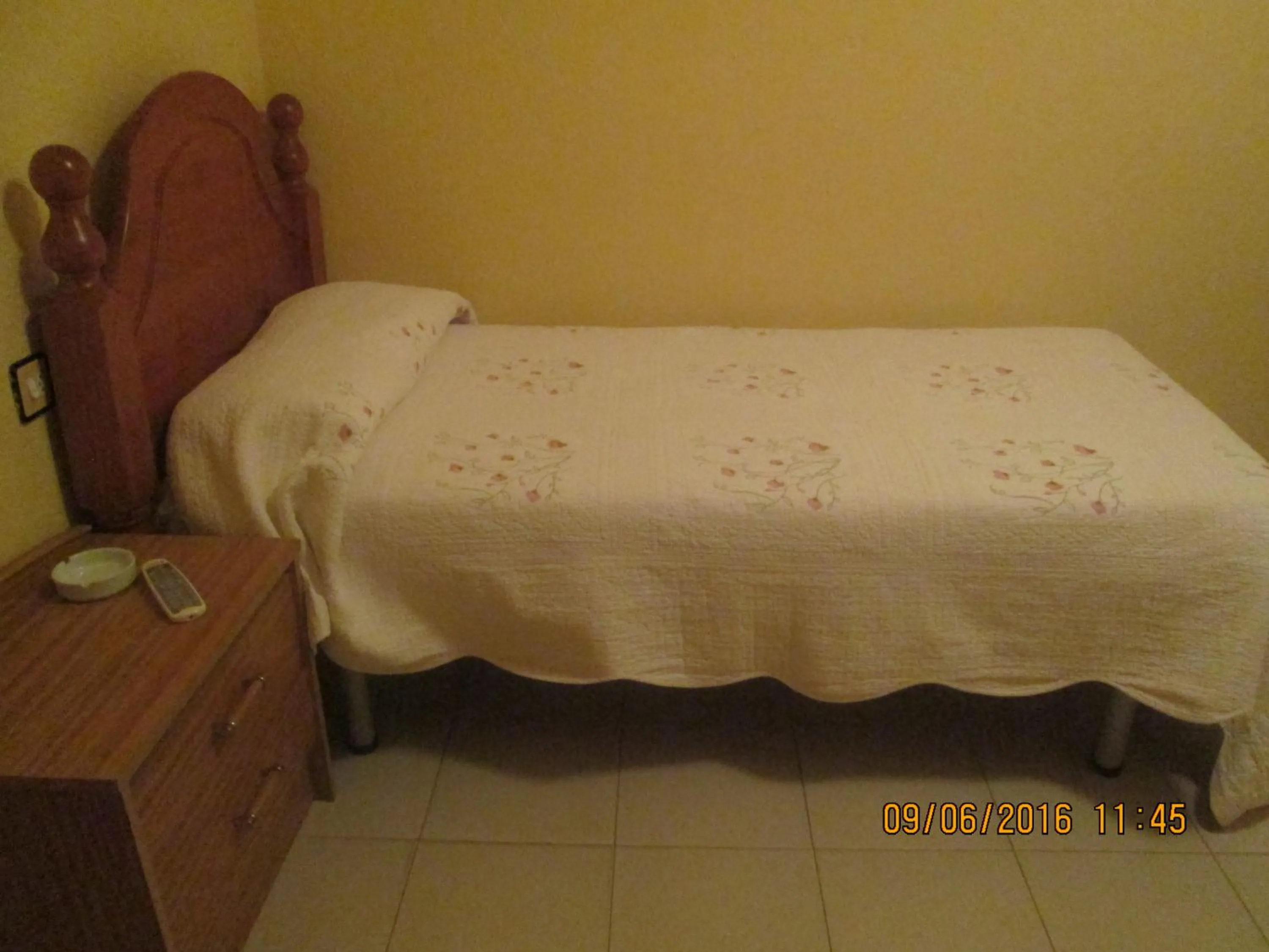 Bed in Hostal Avi Pep