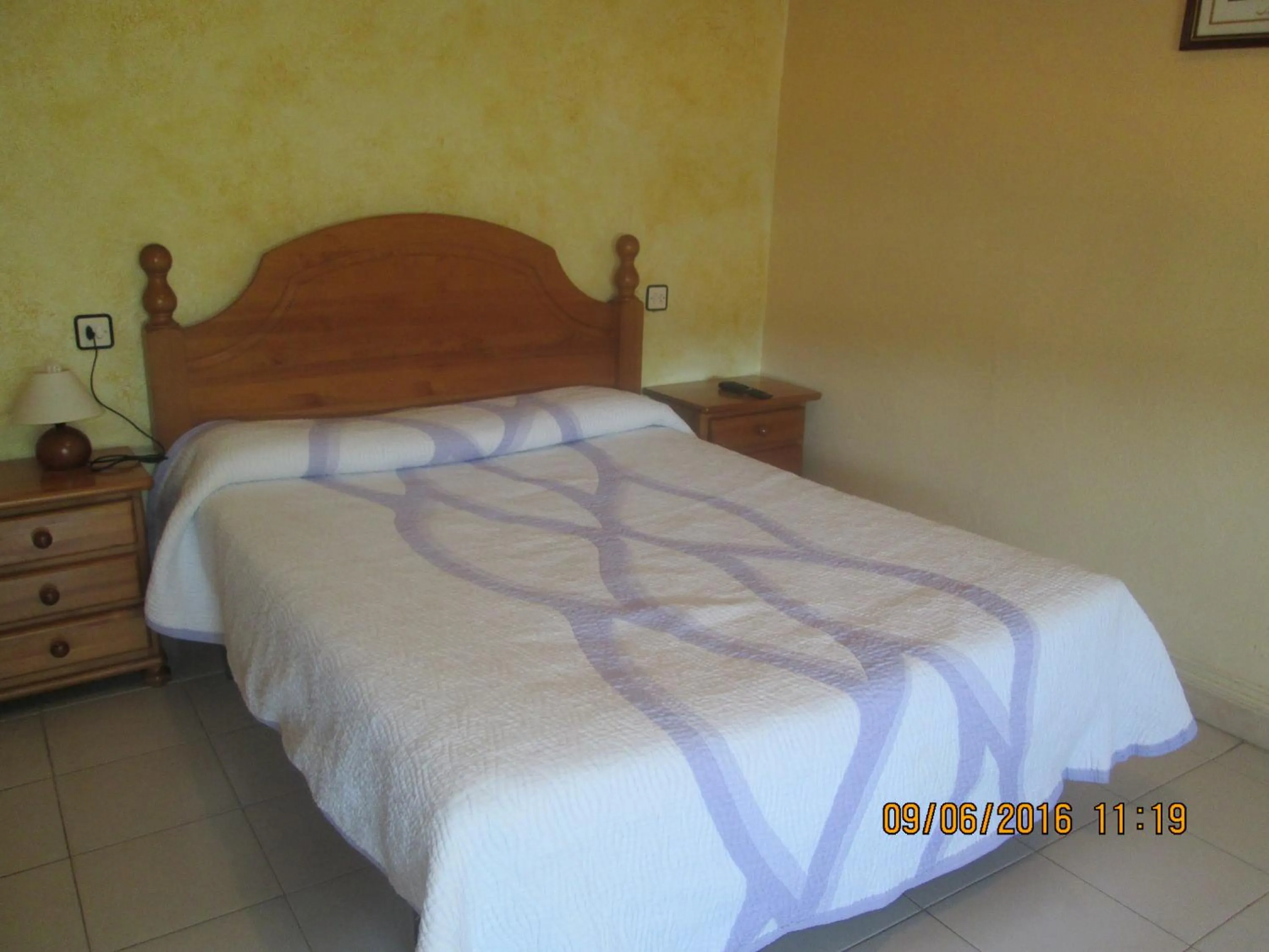 Bedroom, Bed in Hostal Avi Pep