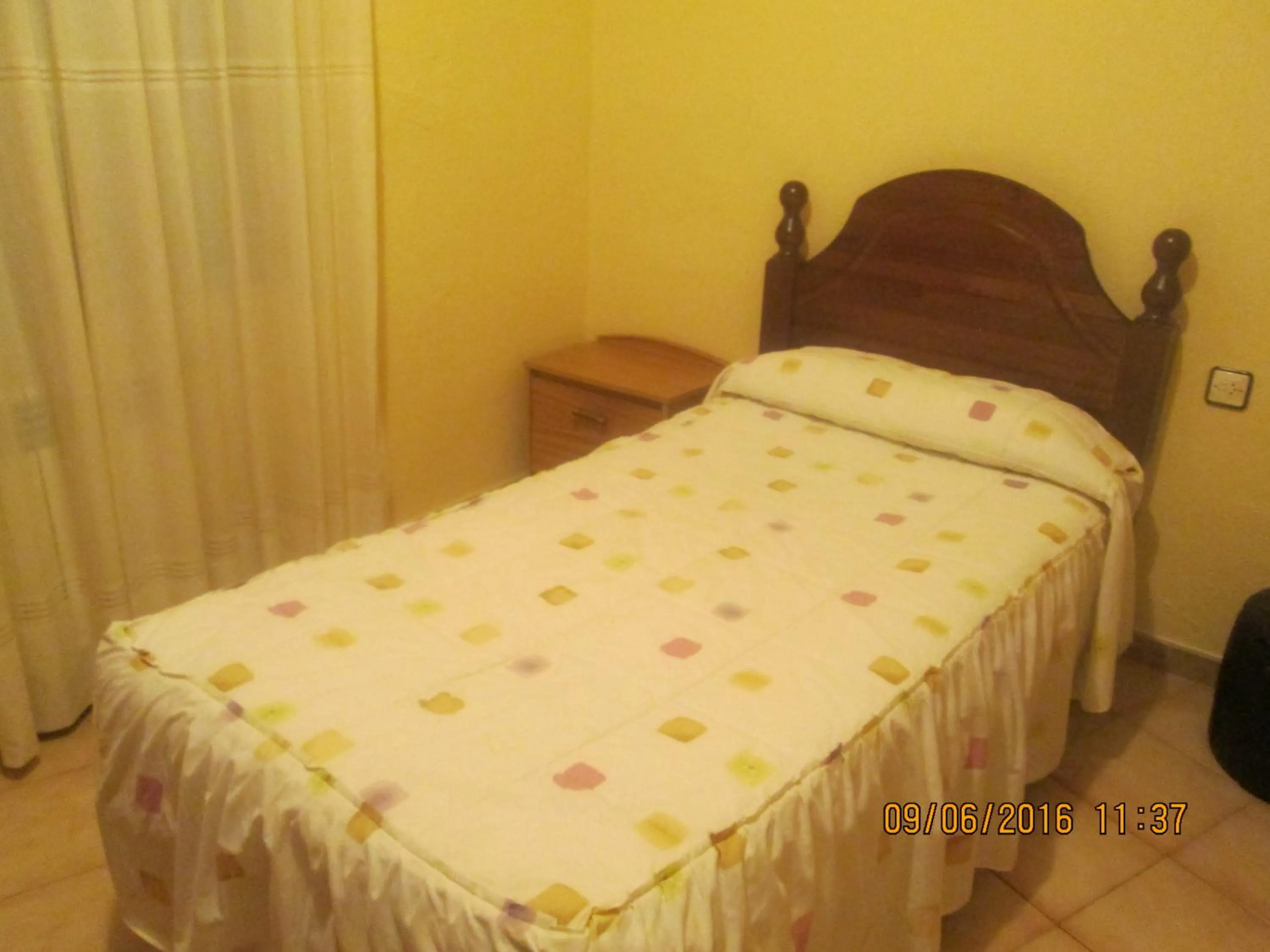 Bed in Hostal Avi Pep