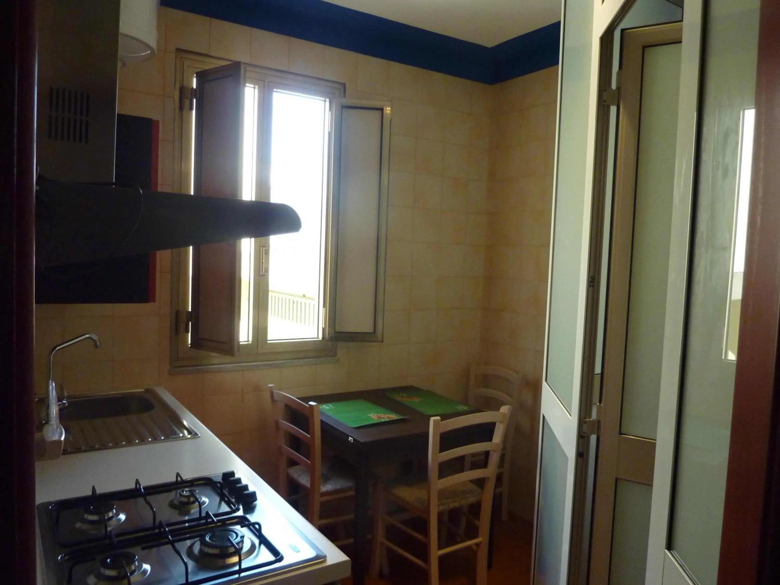 Kitchen or kitchenette in Life's Hotel B