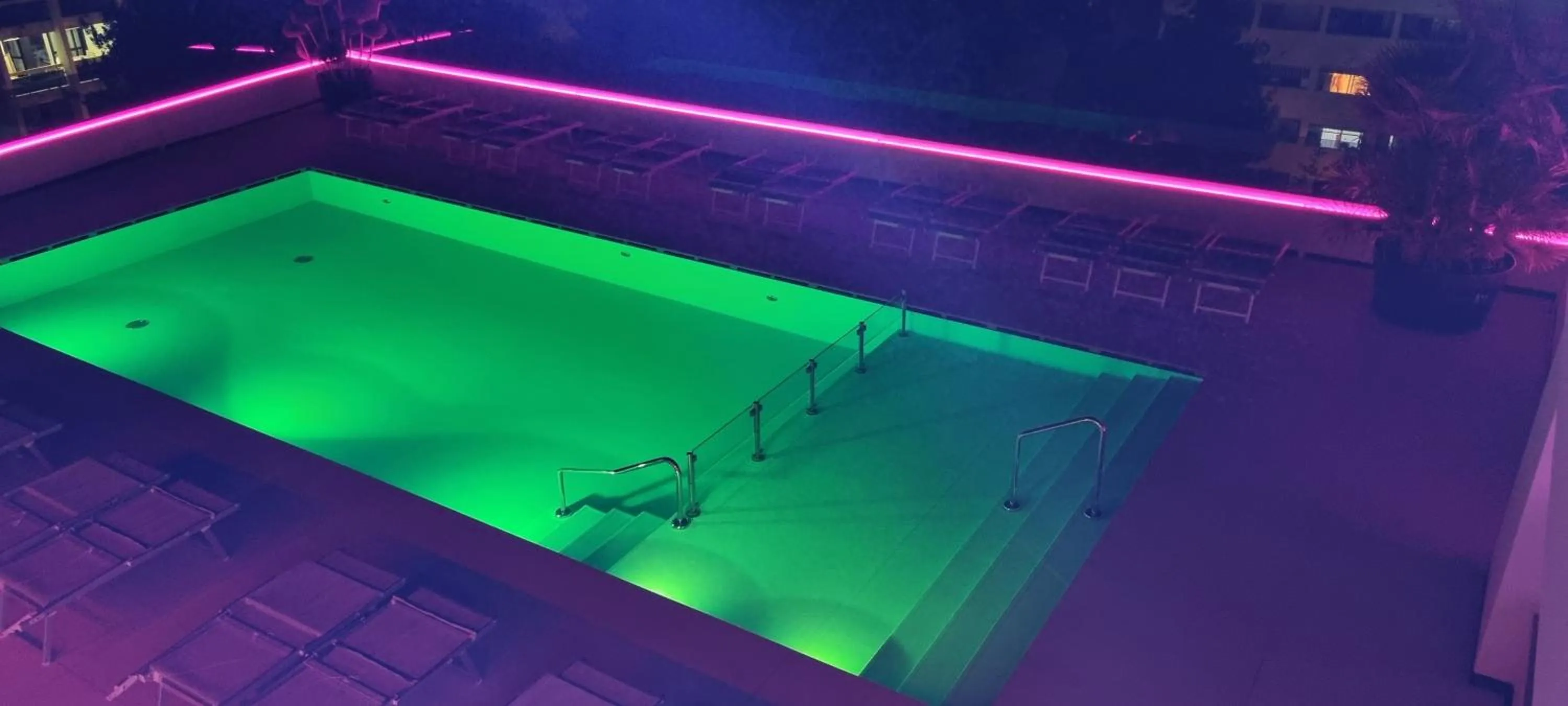 Pool view in HOTEL VENICE BEACH HVB 34 Lifestyle 4 Superior