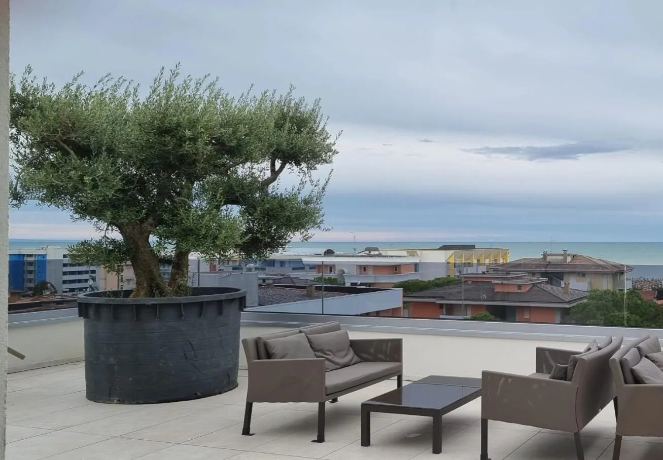 Patio in HOTEL VENICE BEACH HVB 34 Lifestyle 4 Superior