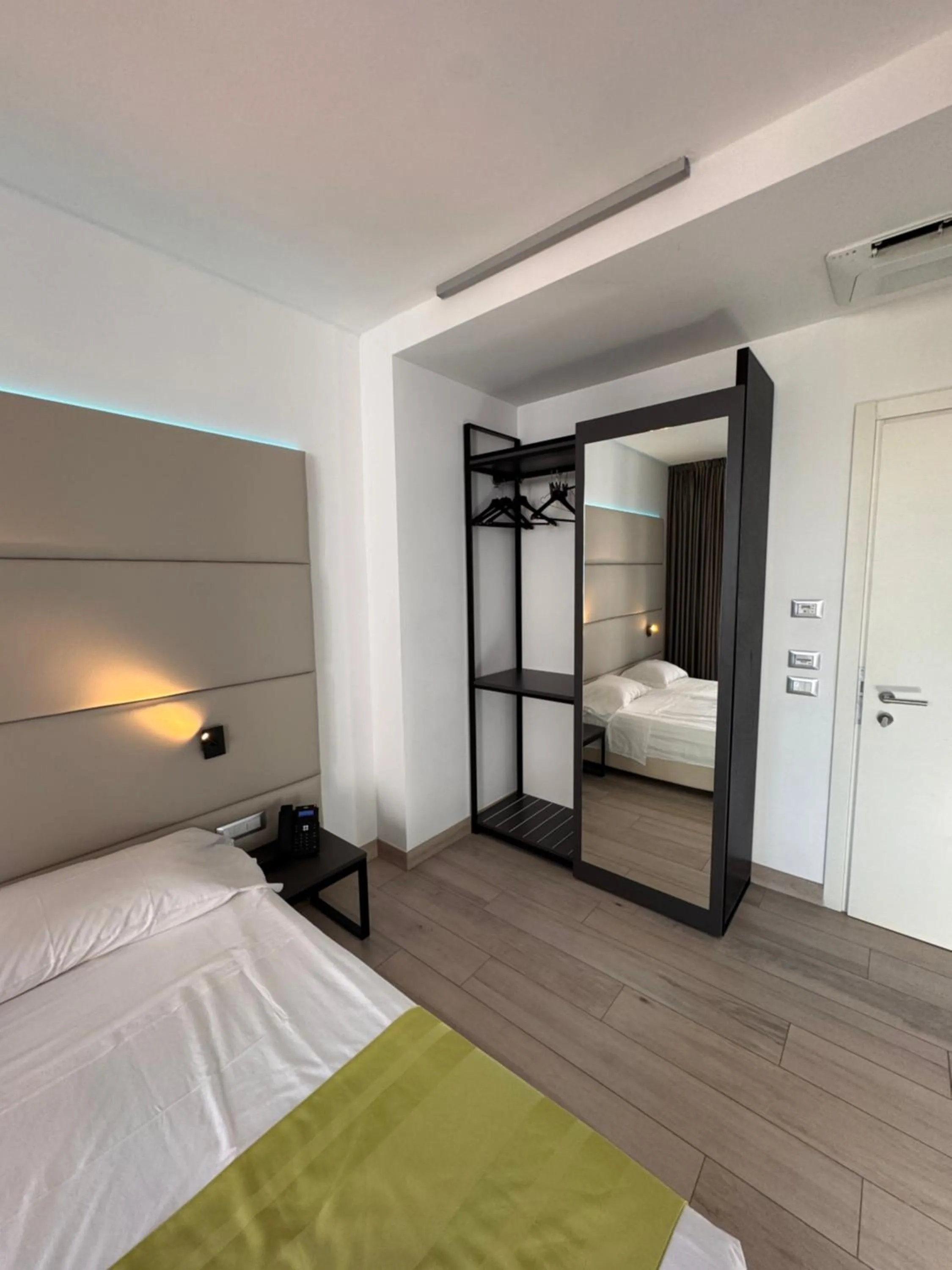 Bed in HOTEL VENICE BEACH HVB 34 Lifestyle 4 Superior