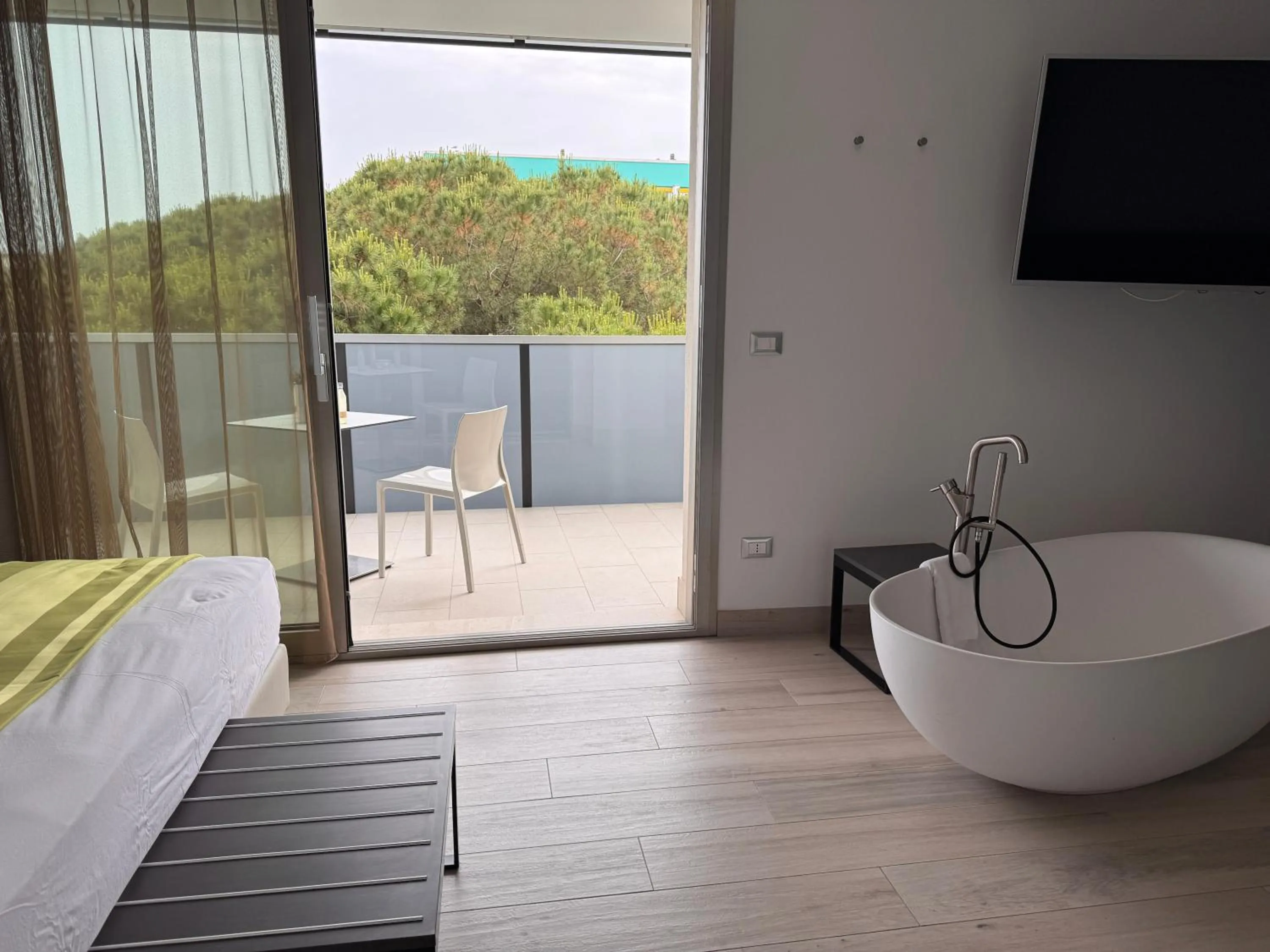 View (from property/room), Bed in HOTEL VENICE BEACH HVB 34 Lifestyle 4 Superior