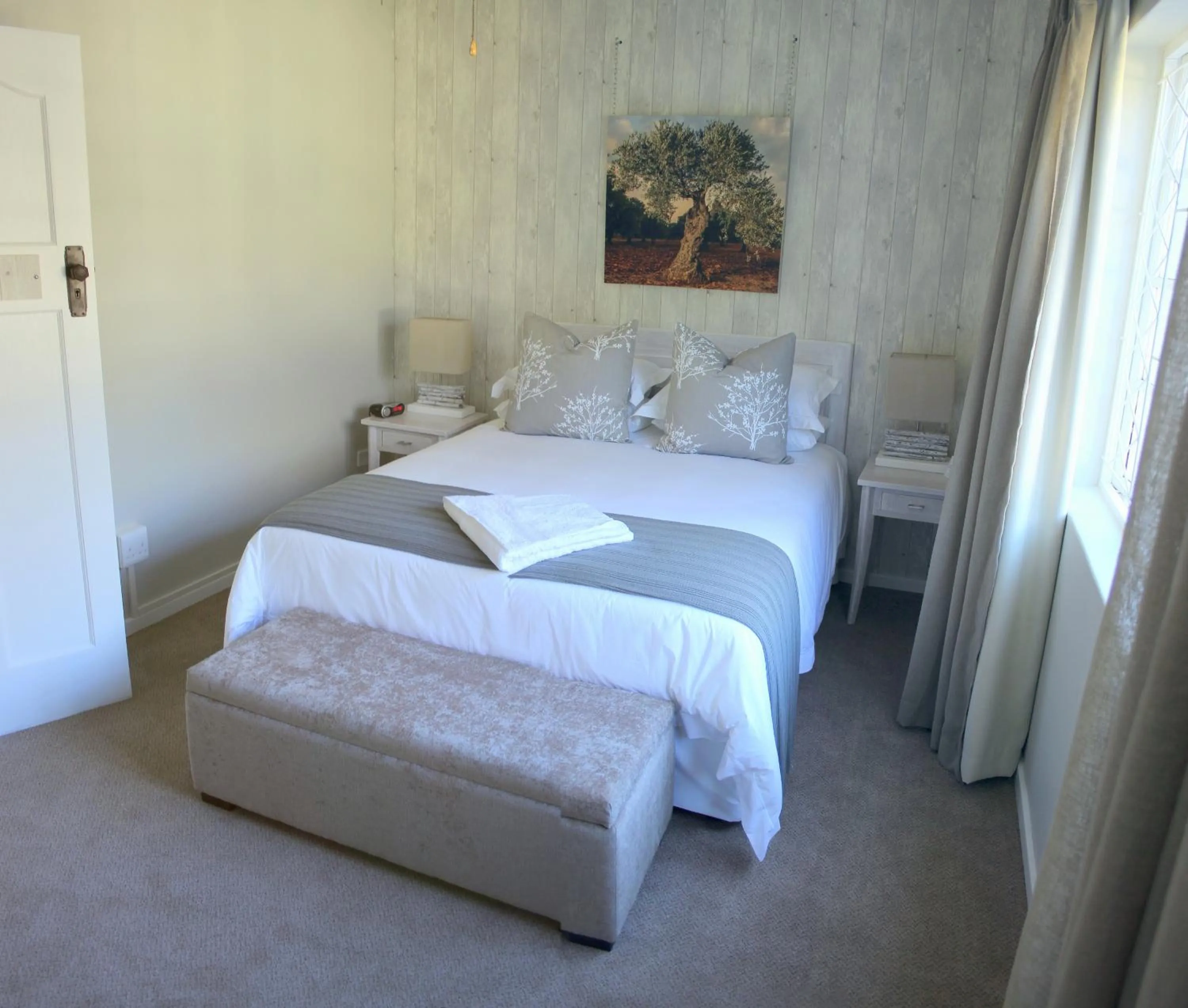 Bed in Lodge on Main Guest House and Conference Centre