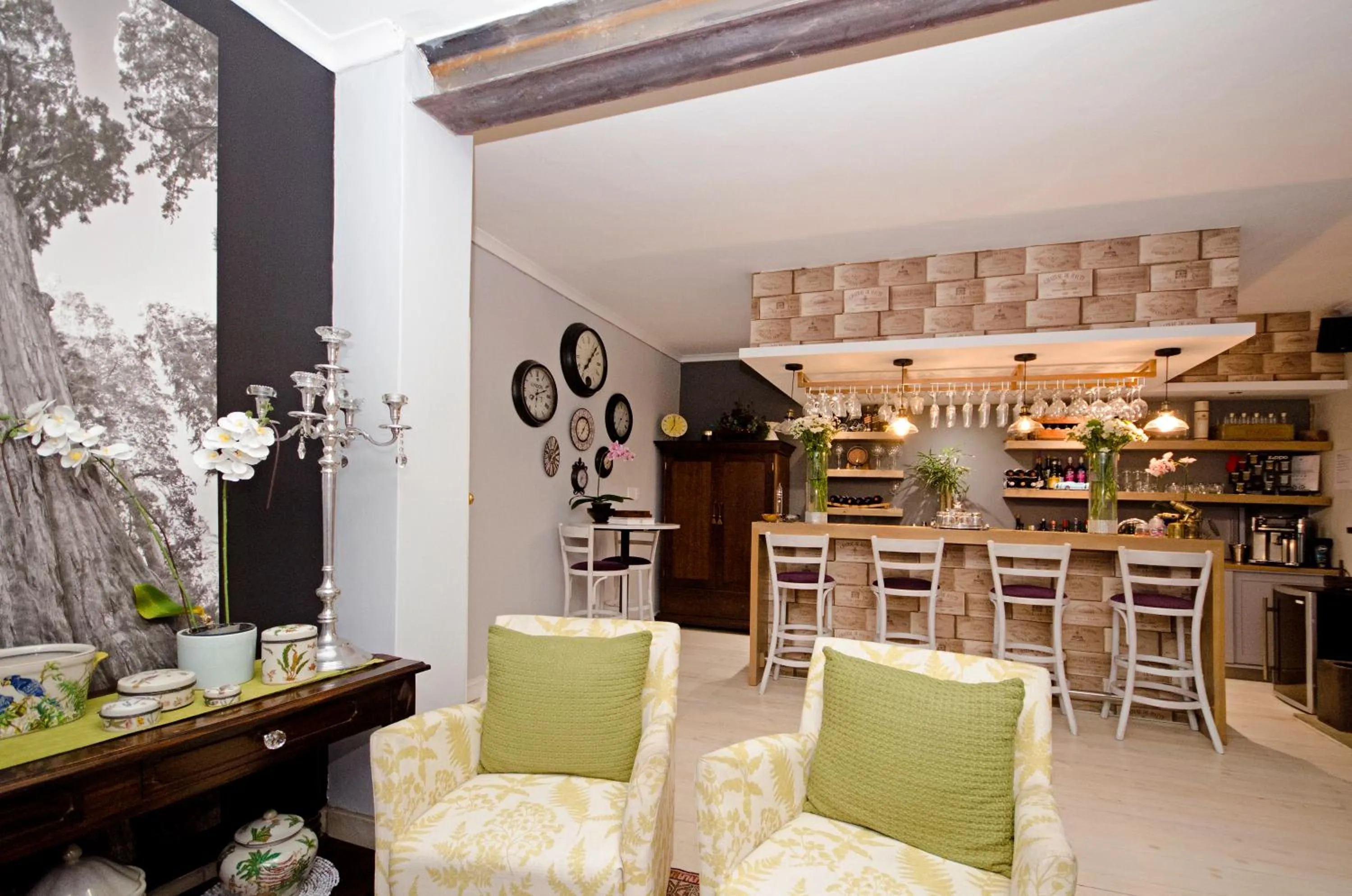 Lounge or bar in Lodge on Main Guest House and Conference Centre