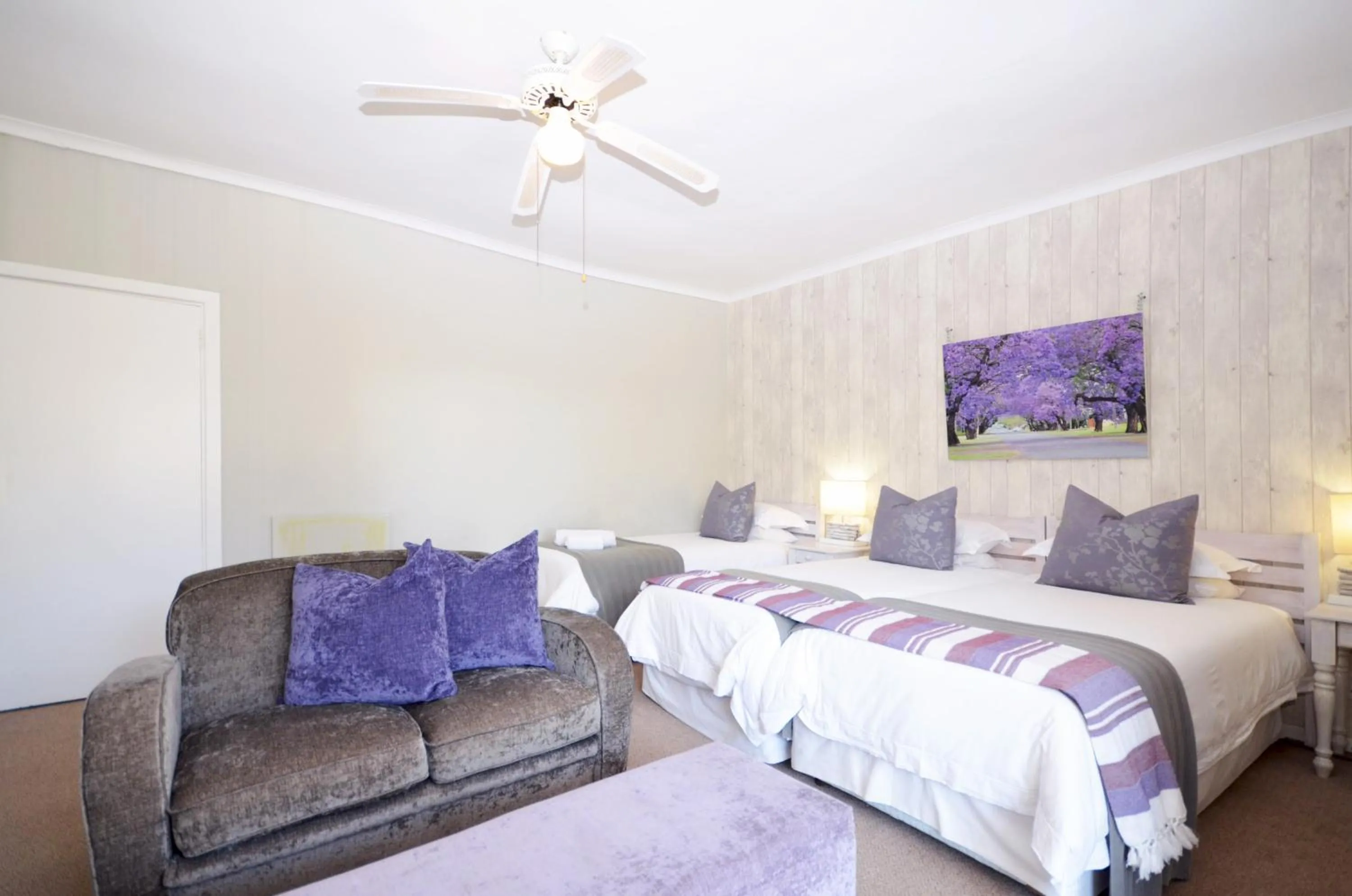 Bed in Lodge on Main Guest House and Conference Centre