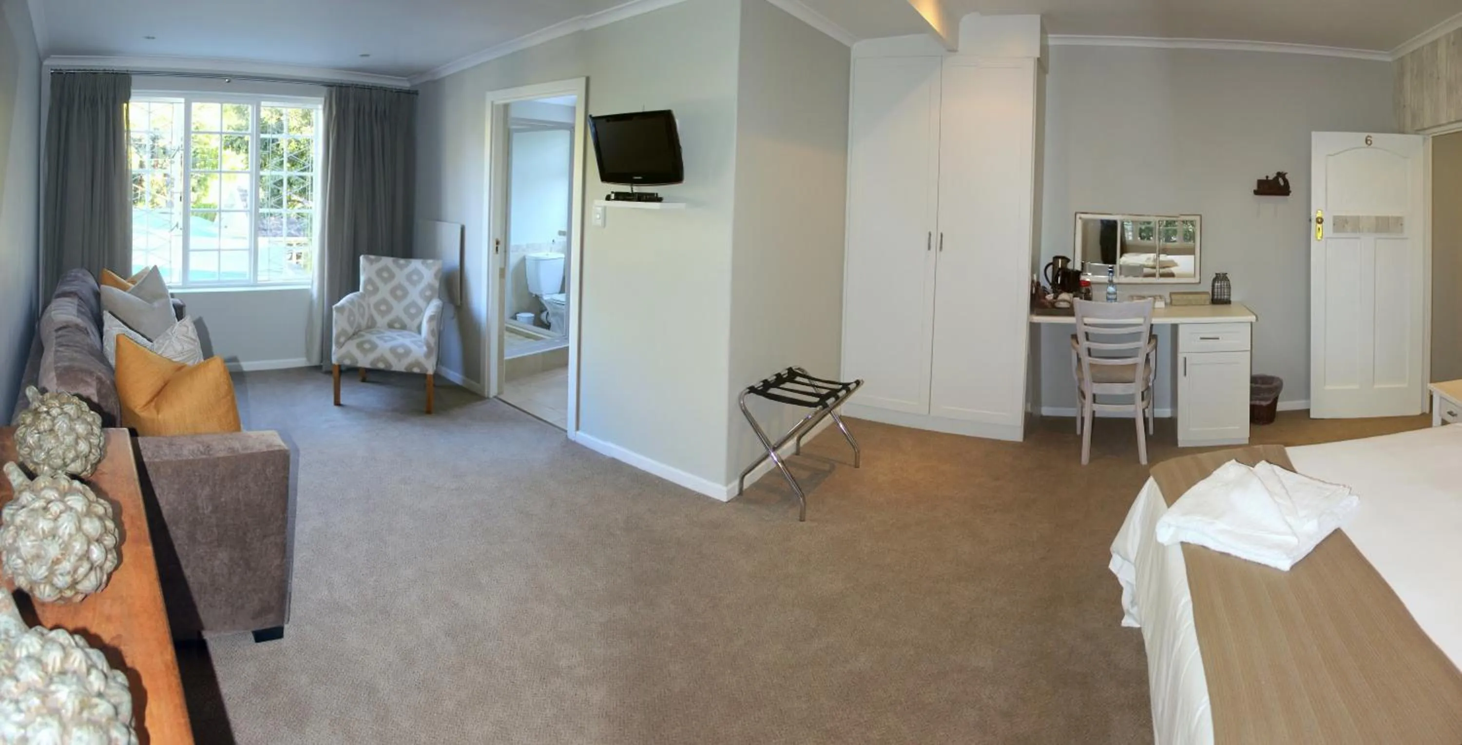 Photo of the whole room in Lodge on Main Guest House and Conference Centre