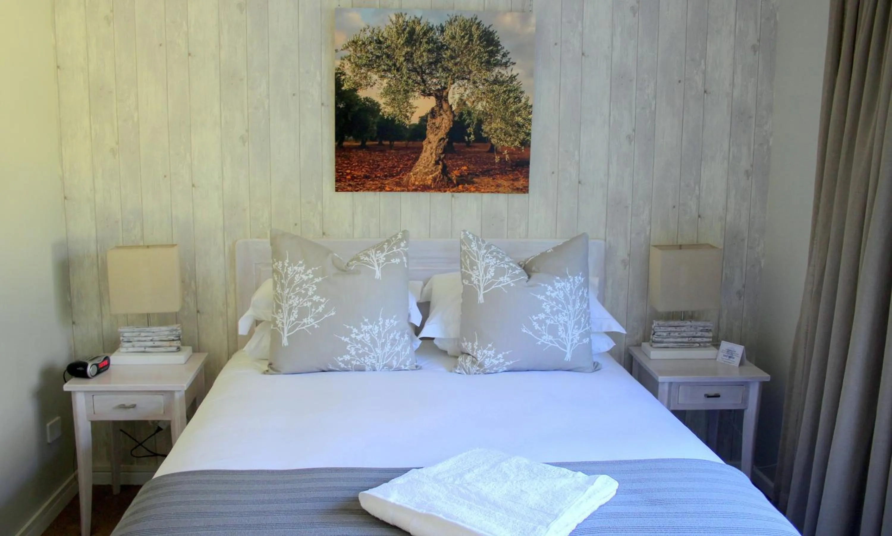 Bed in Lodge on Main Guest House and Conference Centre