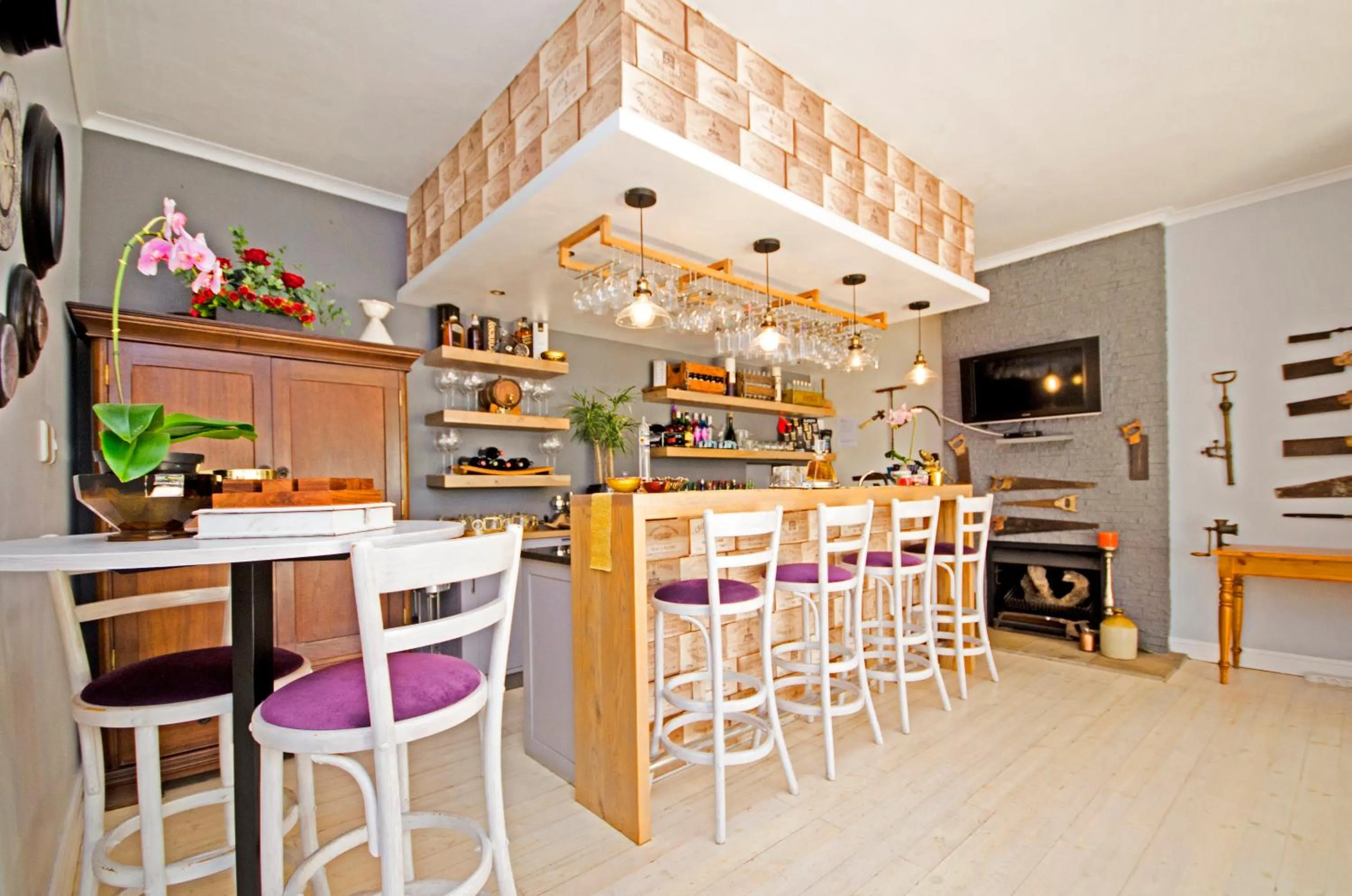 Lounge or bar in Lodge on Main Guest House and Conference Centre