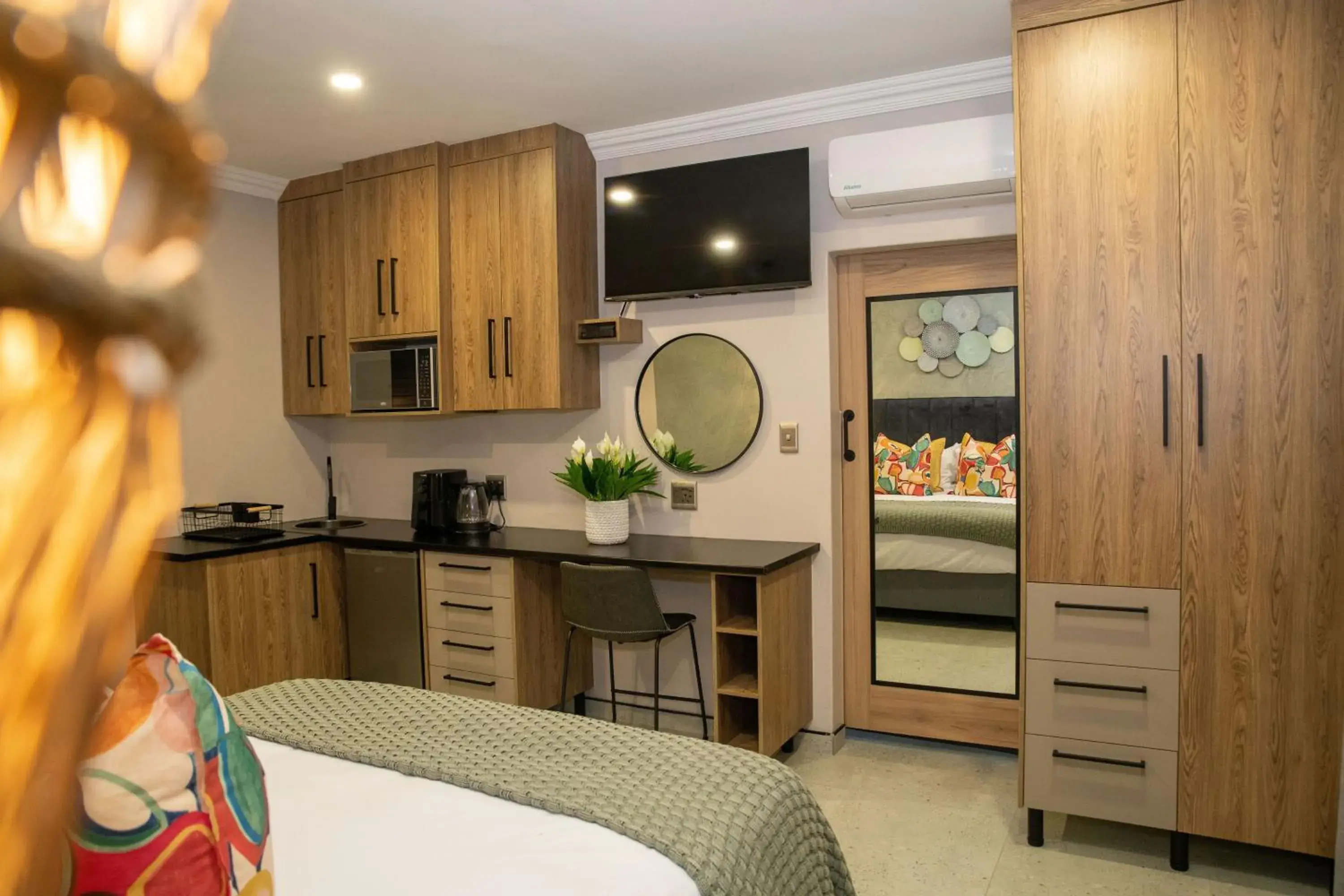 Deluxe Double Room in Iso'Bella Vita Guesthouse Deluxe Double Room in Iso'Bella Vita Guesthouse