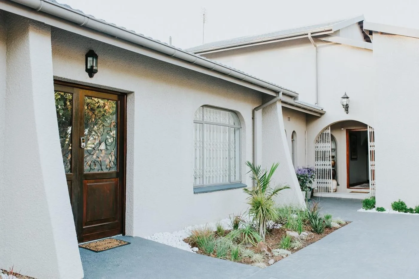 Property building in Iso'Bella Vita Guesthouse