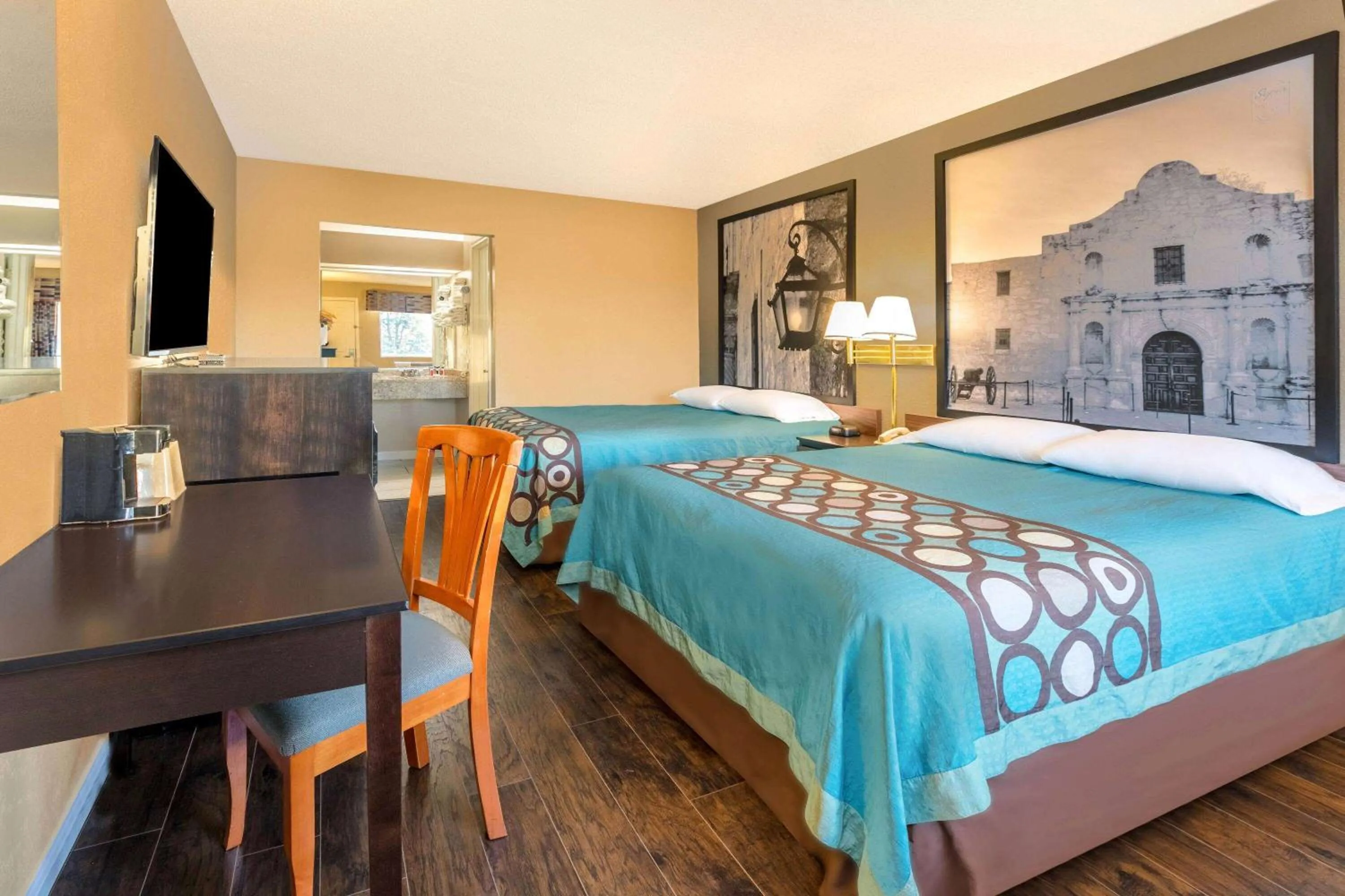 Photo of the whole room, Bed in Super 8 by Wyndham Abilene North