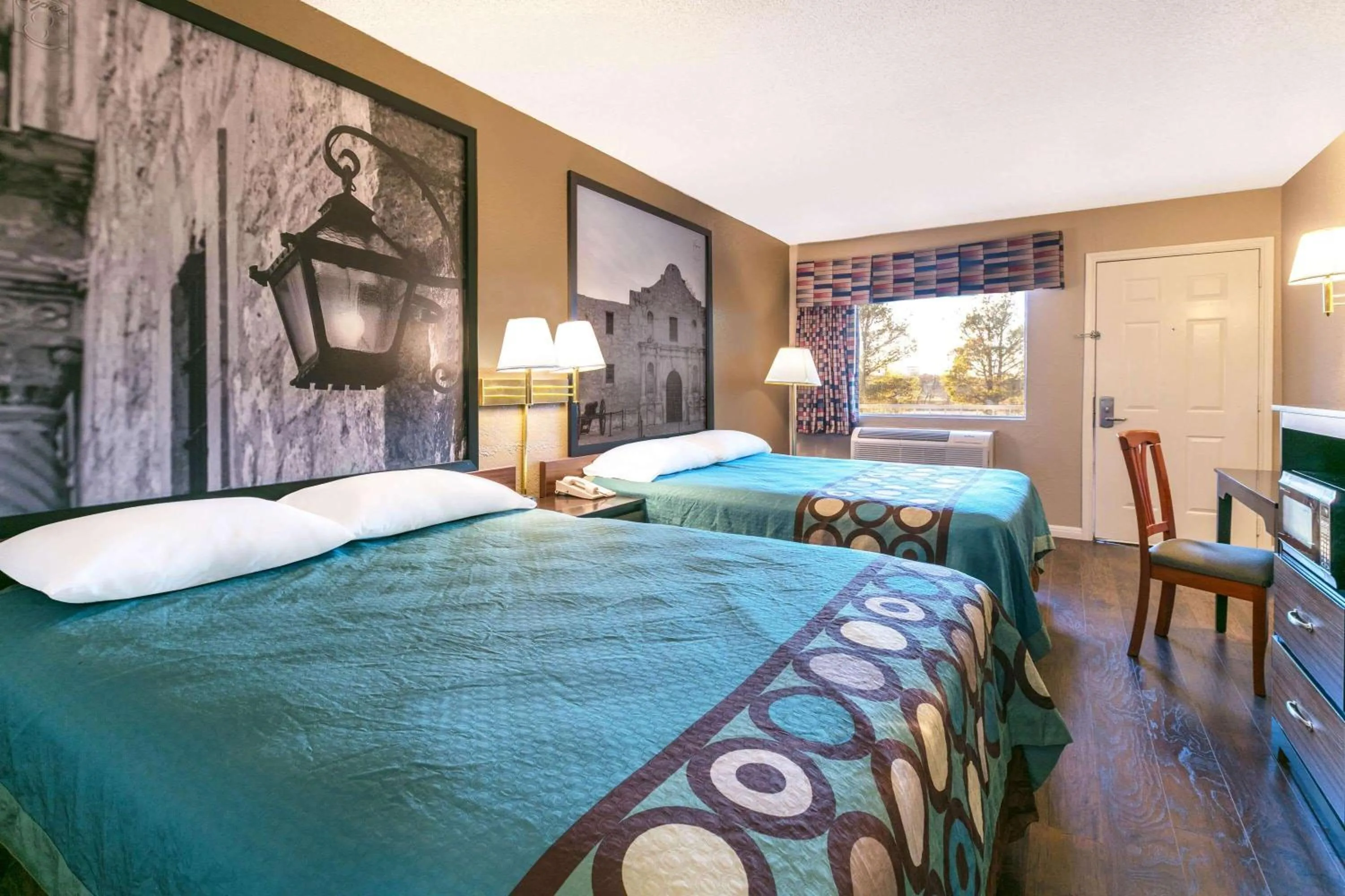 Photo of the whole room, Bed in Super 8 by Wyndham Abilene North