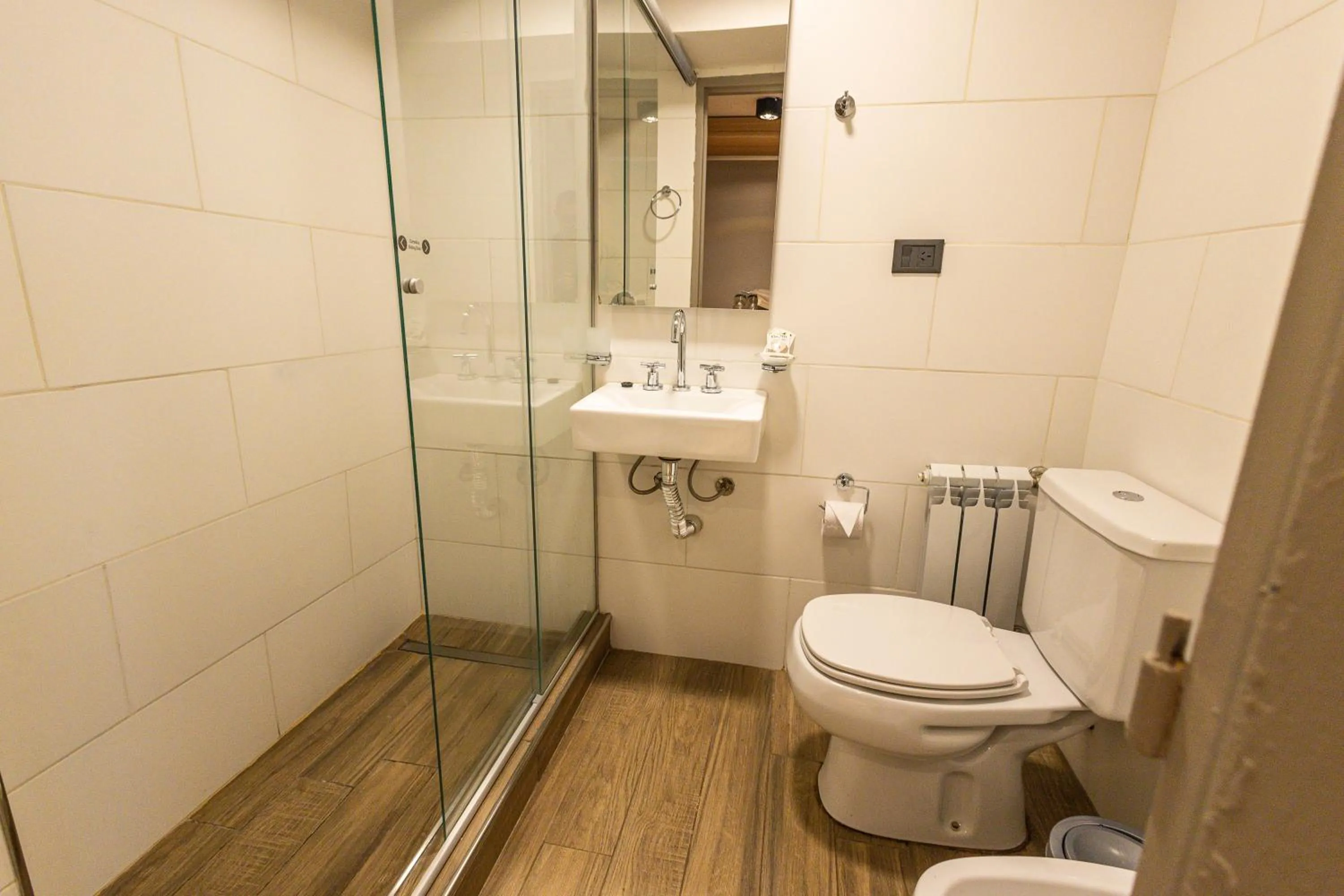 Bathroom in M383 Hotel Bariloche