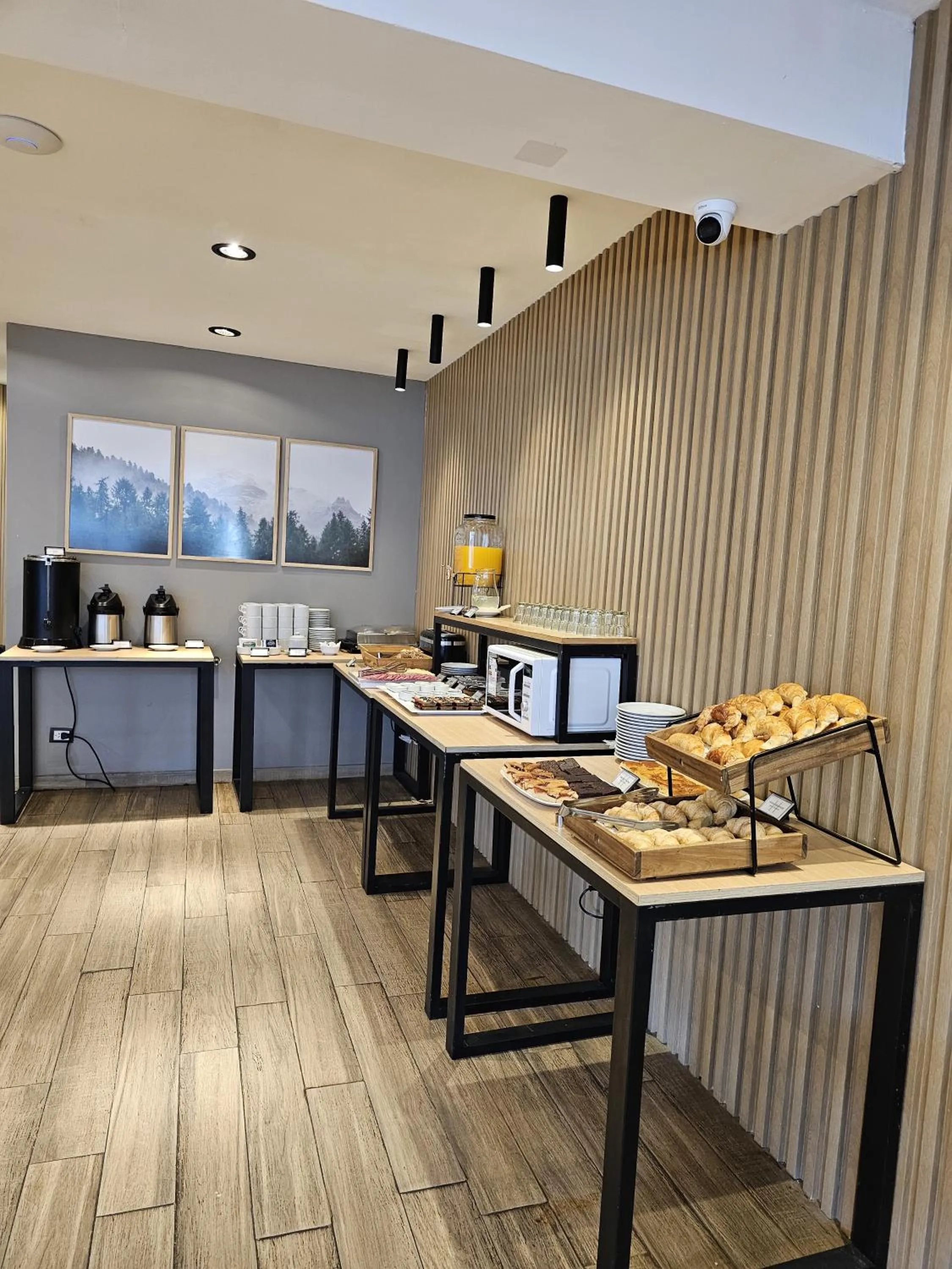 Breakfast in M383 Hotel Bariloche