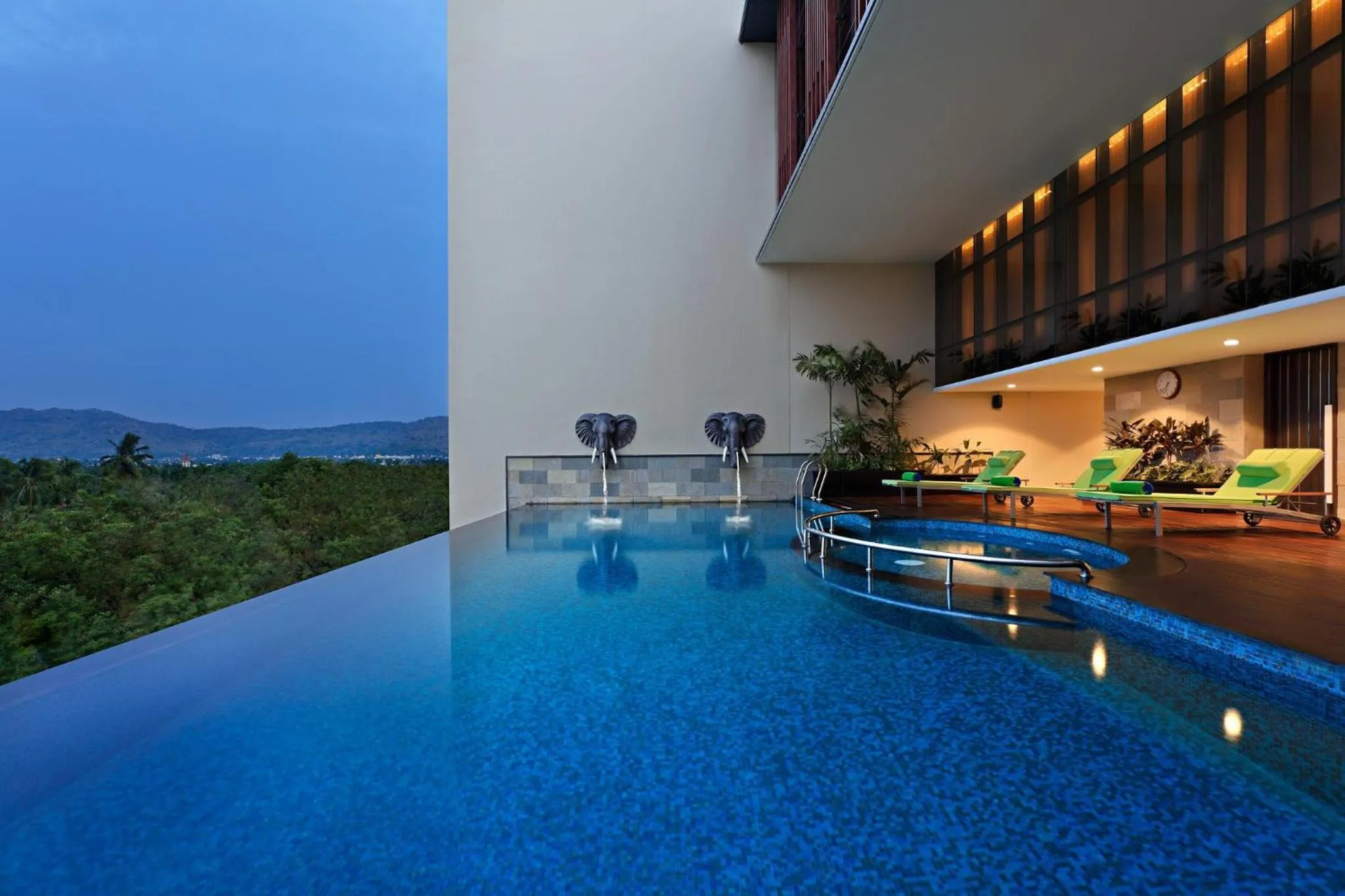 Swimming pool in Fortune Park, Vellore - Member ITC Hotels' Group