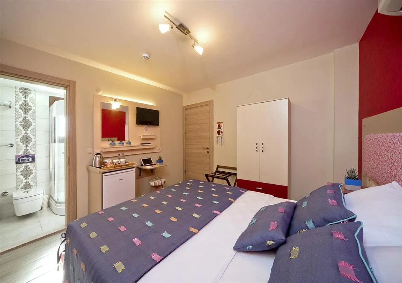 Photo of the whole room, Bed in Ion Slow City Adult 12